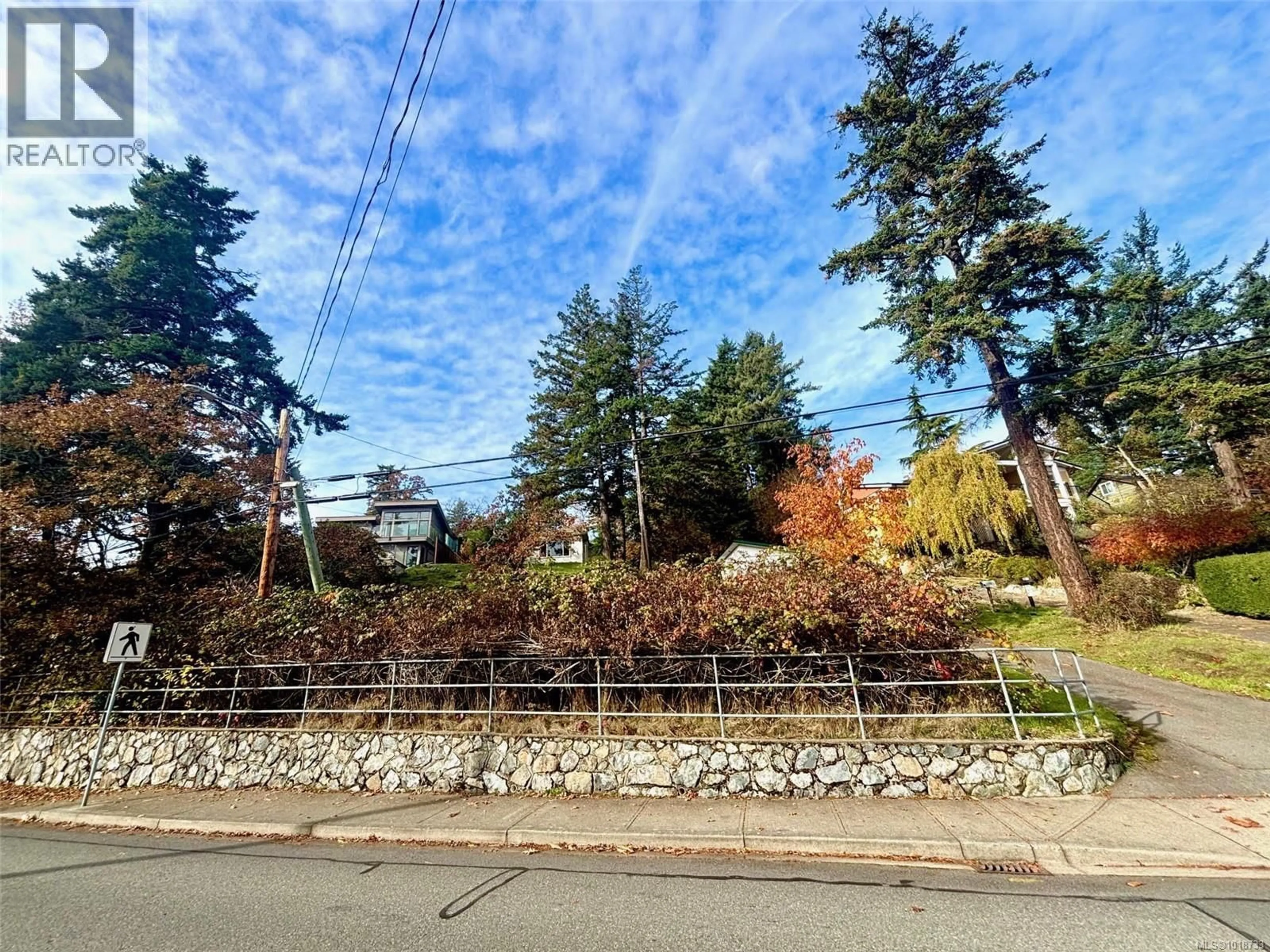A pic from outside/outdoor area/front of a property/back of a property/a pic from drone, unknown for 3904 WILKINSON ROAD, Saanich British Columbia V8Z5A2