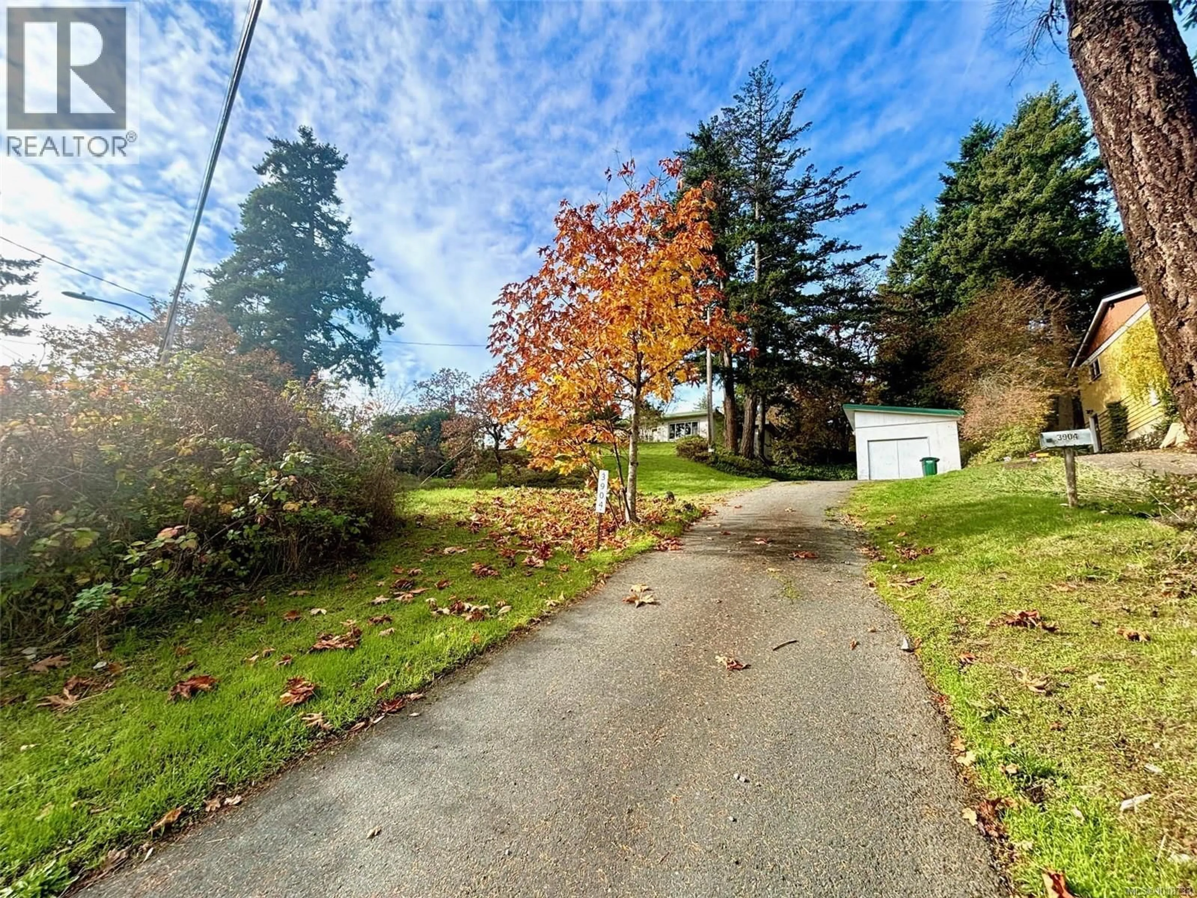 A pic from outside/outdoor area/front of a property/back of a property/a pic from drone, street for 3904 WILKINSON ROAD, Saanich British Columbia V8Z5A2