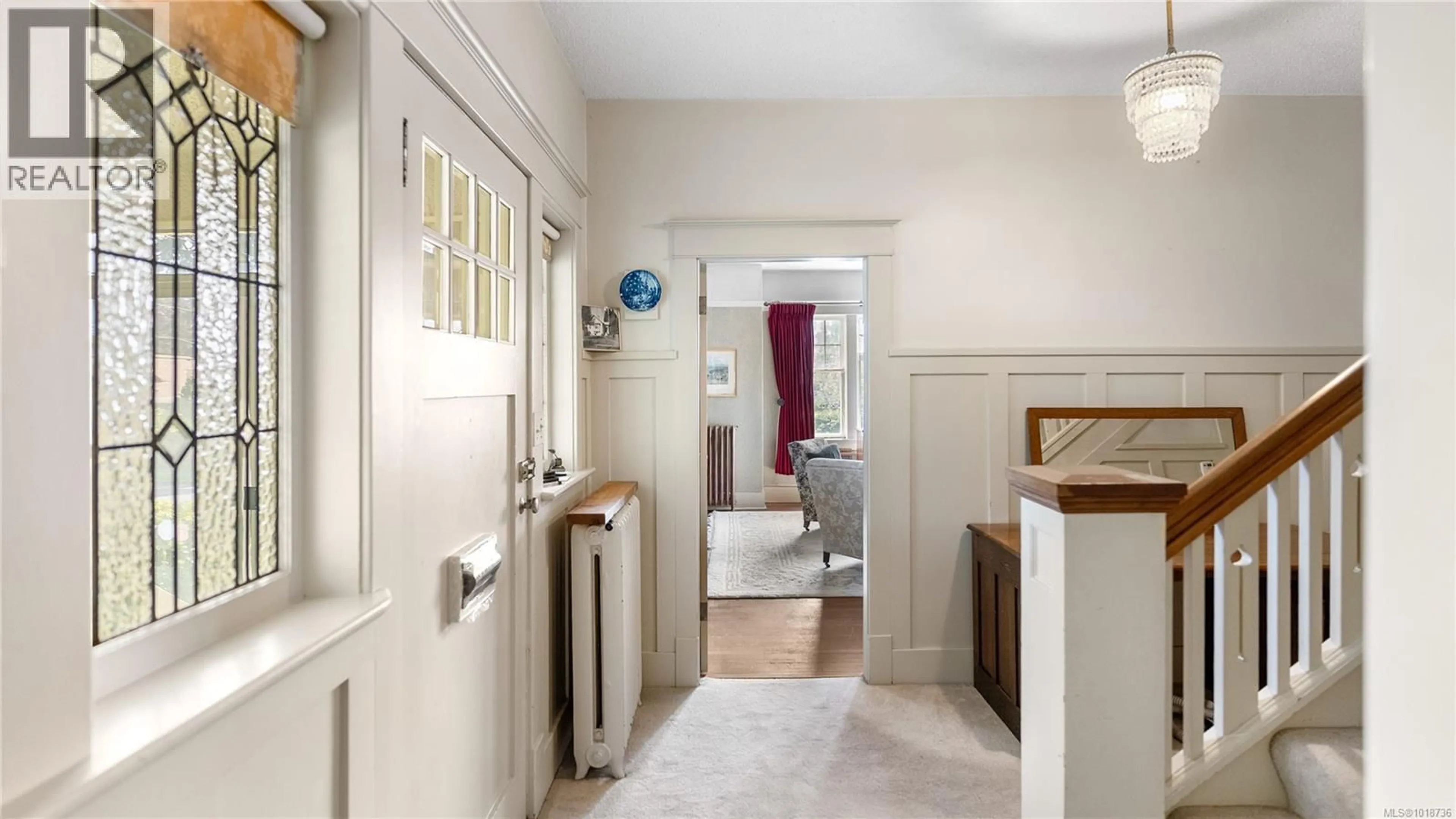 Indoor entryway for 1296 RICHARDSON STREET, Victoria British Columbia V8V3E1