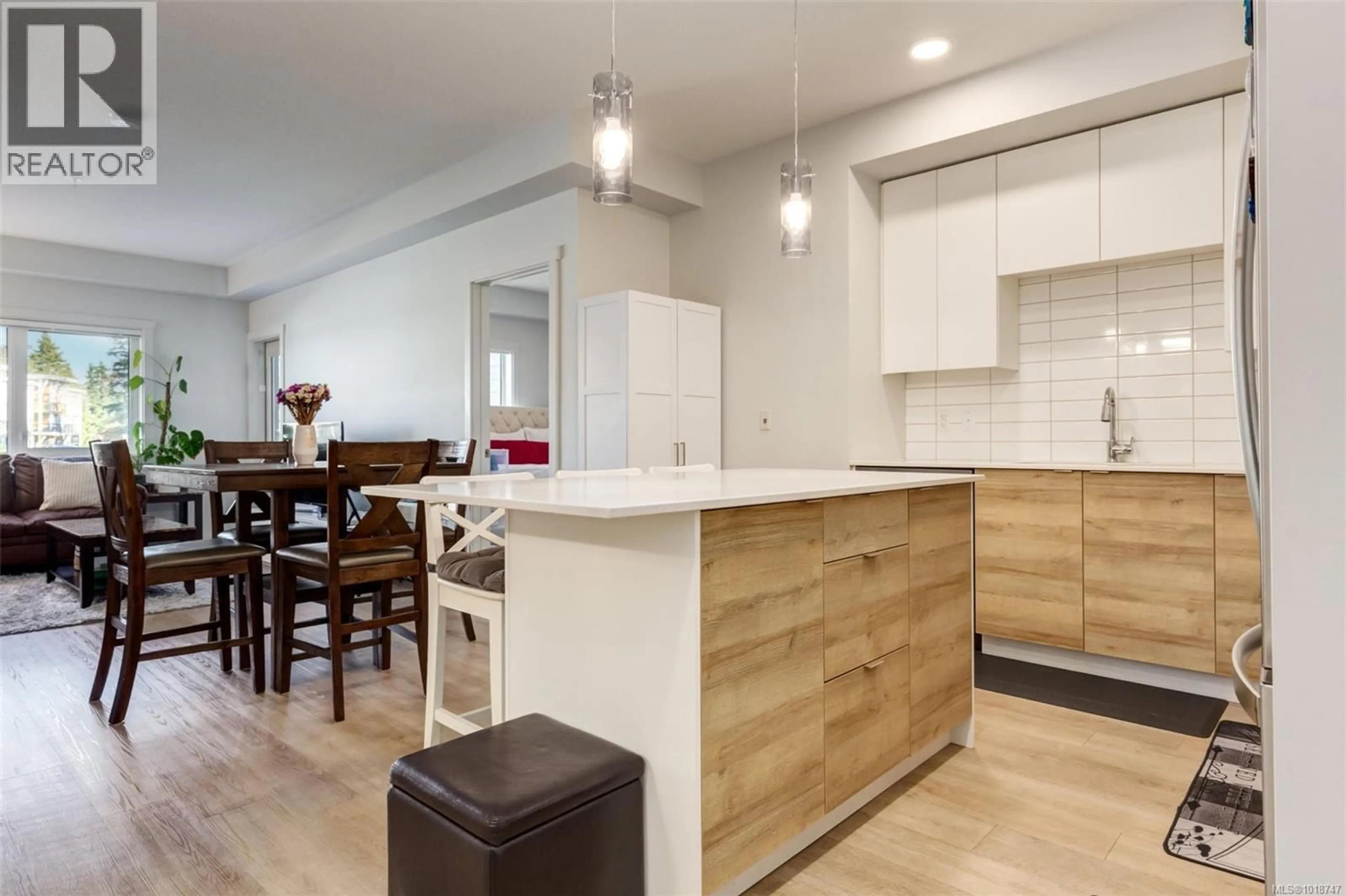 Open concept kitchen, unknown for 310 - 4830 CEDAR RIDGE PLACE, Nanaimo British Columbia V9T0M8