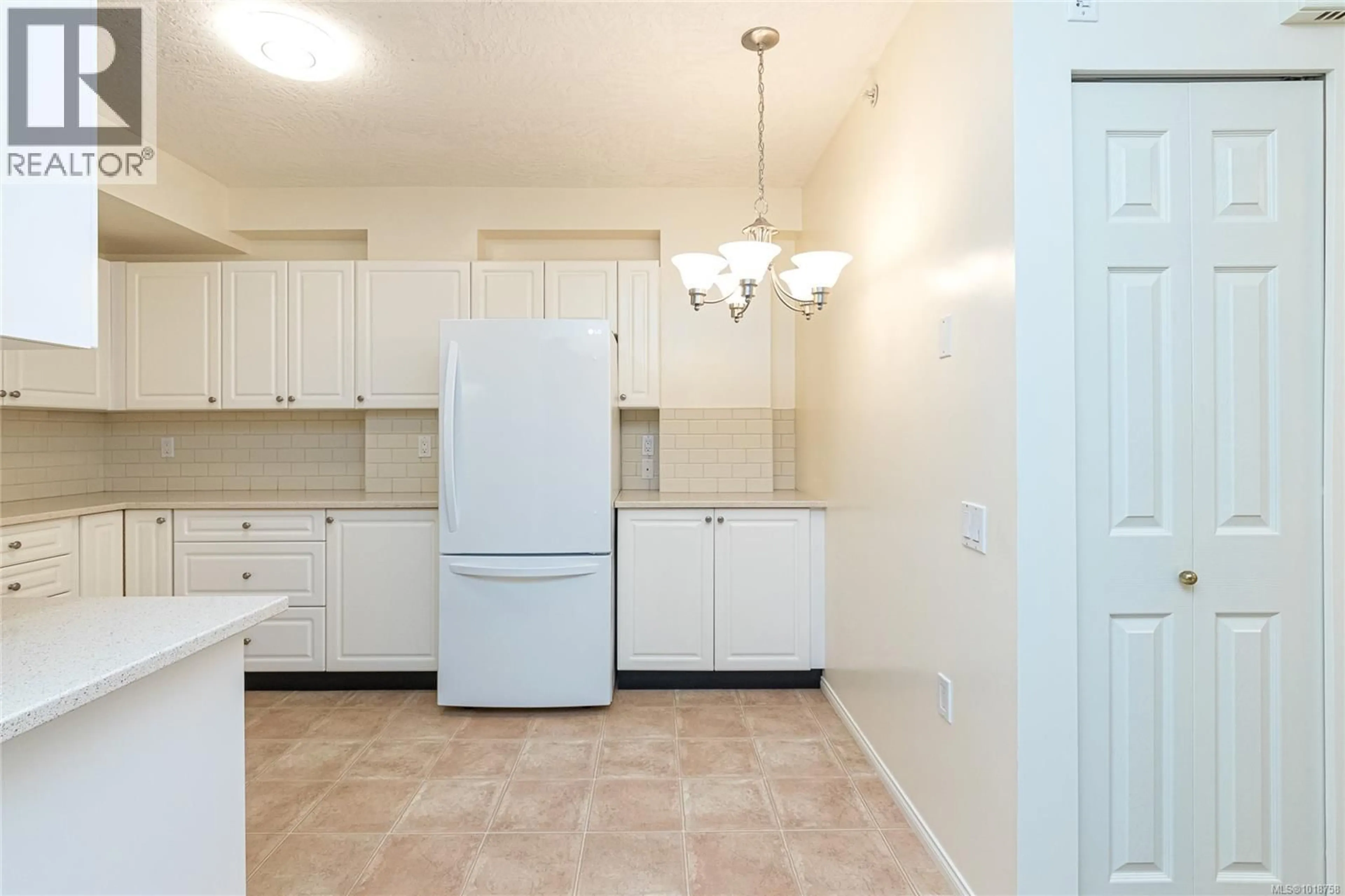 Standard kitchen, ceramic/tile floor for 105 - 1521 CHURCH AVENUE, Saanich British Columbia V8P5T7