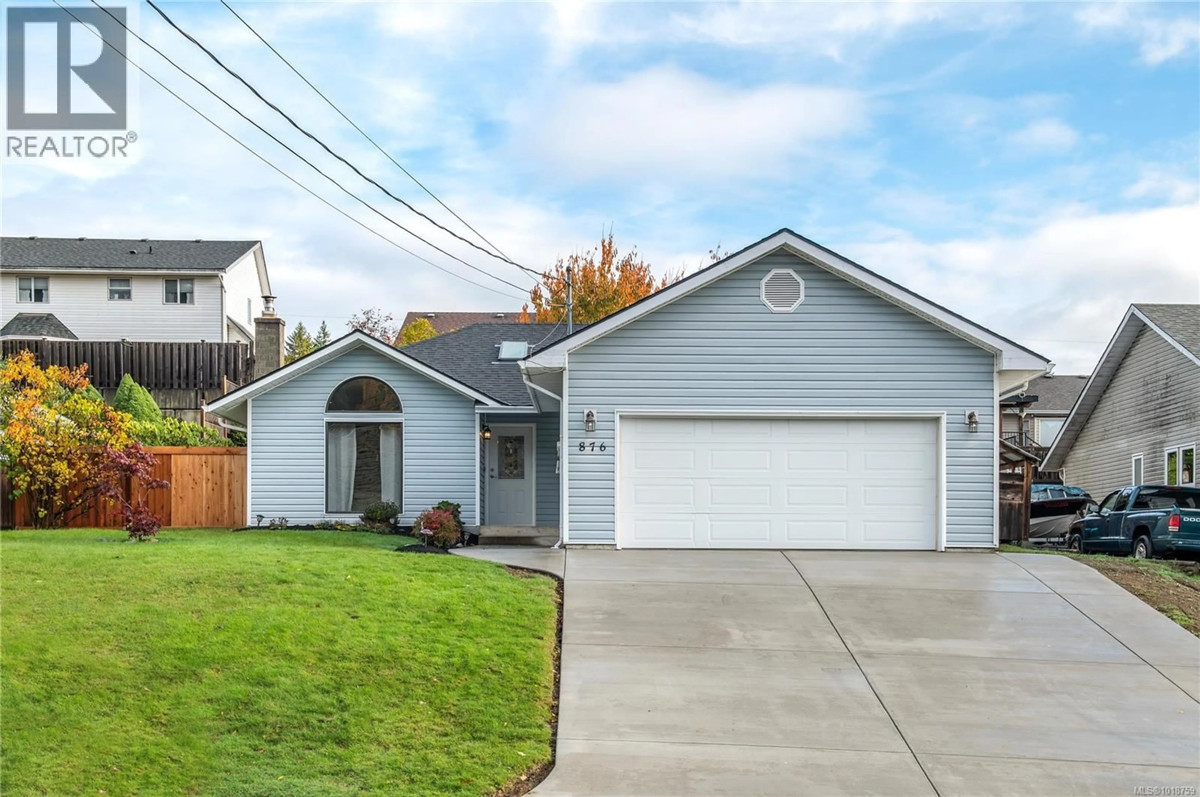 Home with vinyl exterior material, street for 876 SPRINGBOK ROAD, Campbell River British Columbia V9R7M3