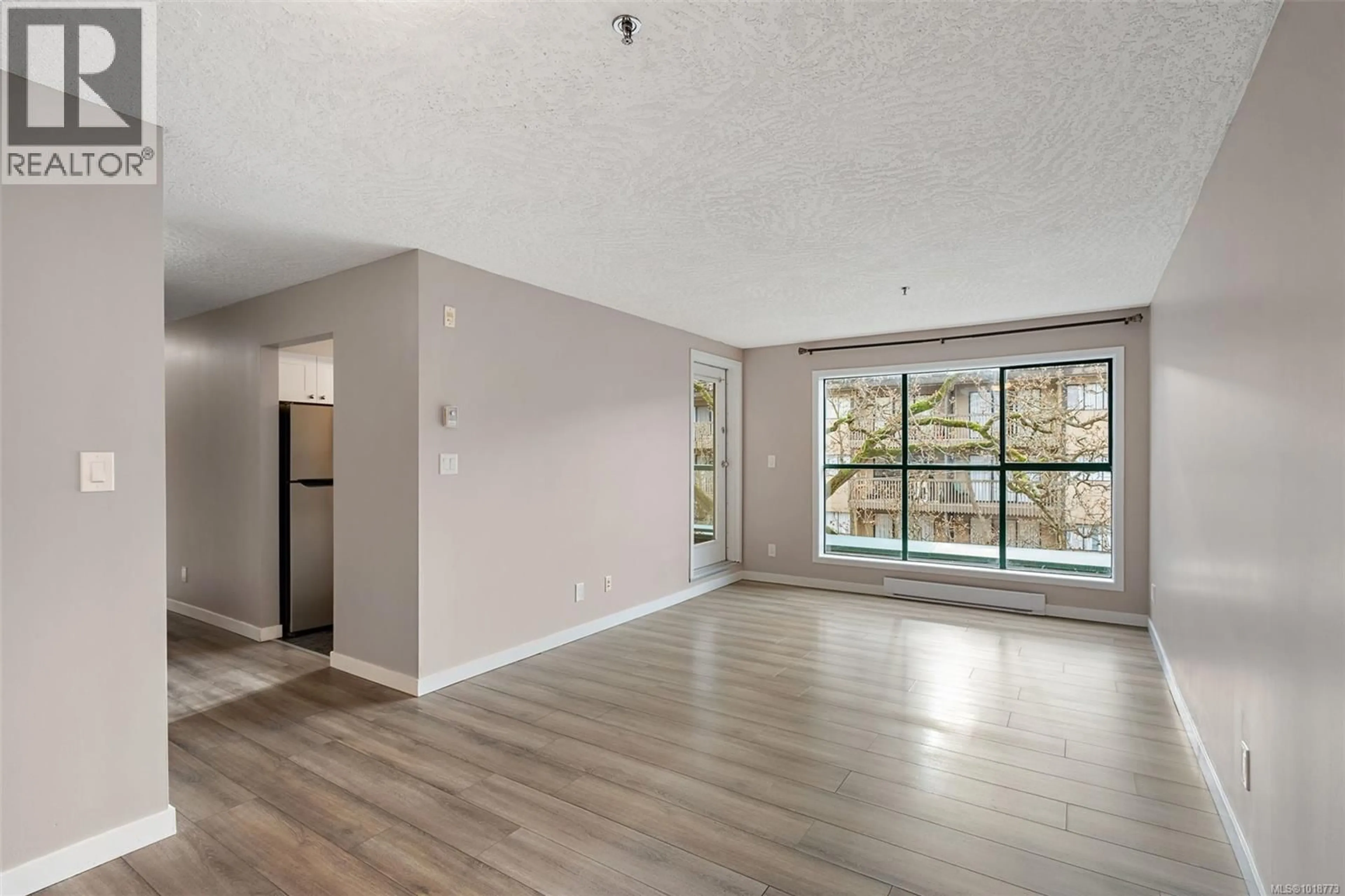 Unknown for 209 - 3460 QUADRA STREET, Victoria British Columbia V8X1G6