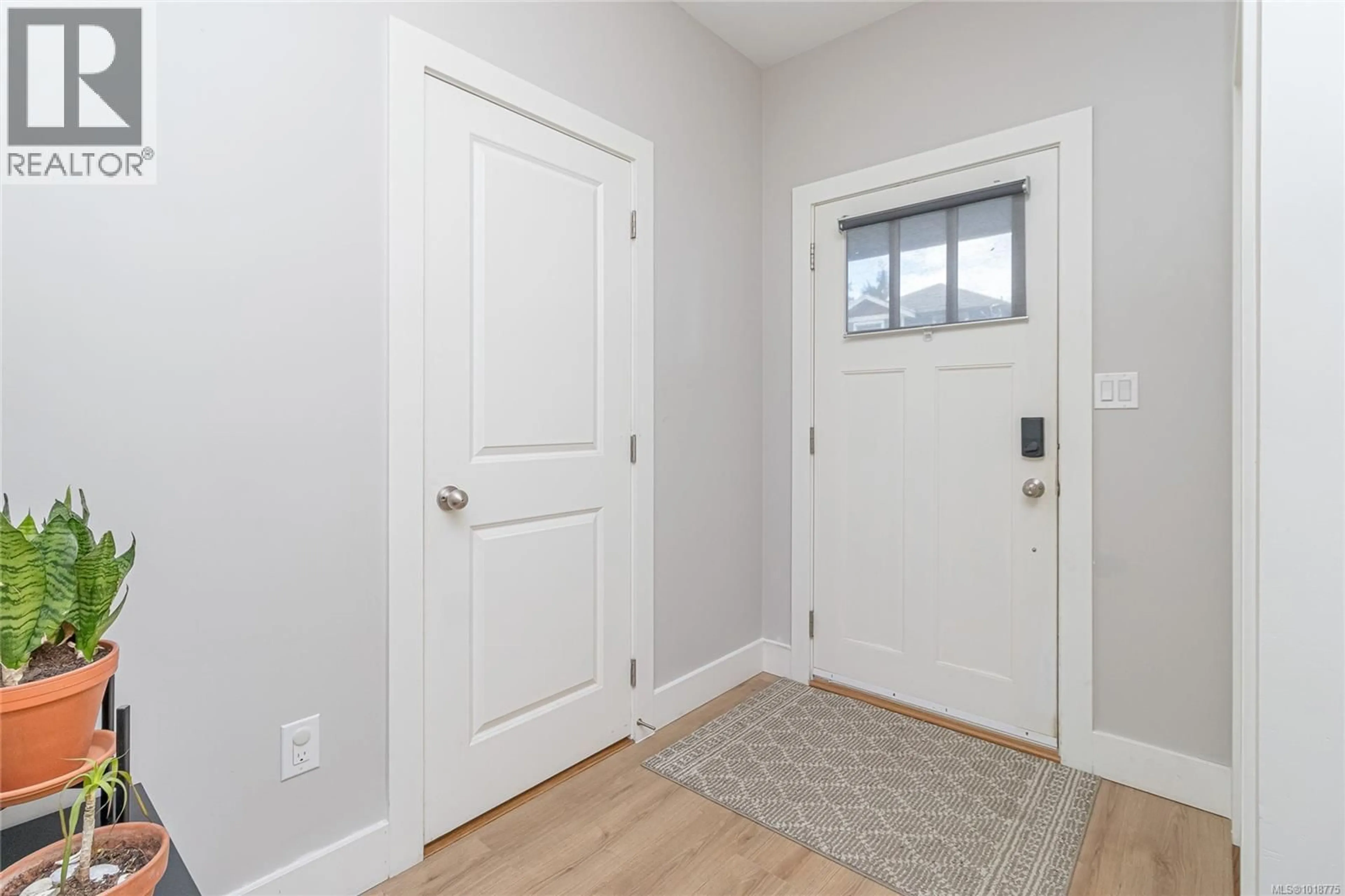 Indoor entryway for 1043 SKYLAR CIRCLE, Shawnigan Lake British Columbia V0R2W3