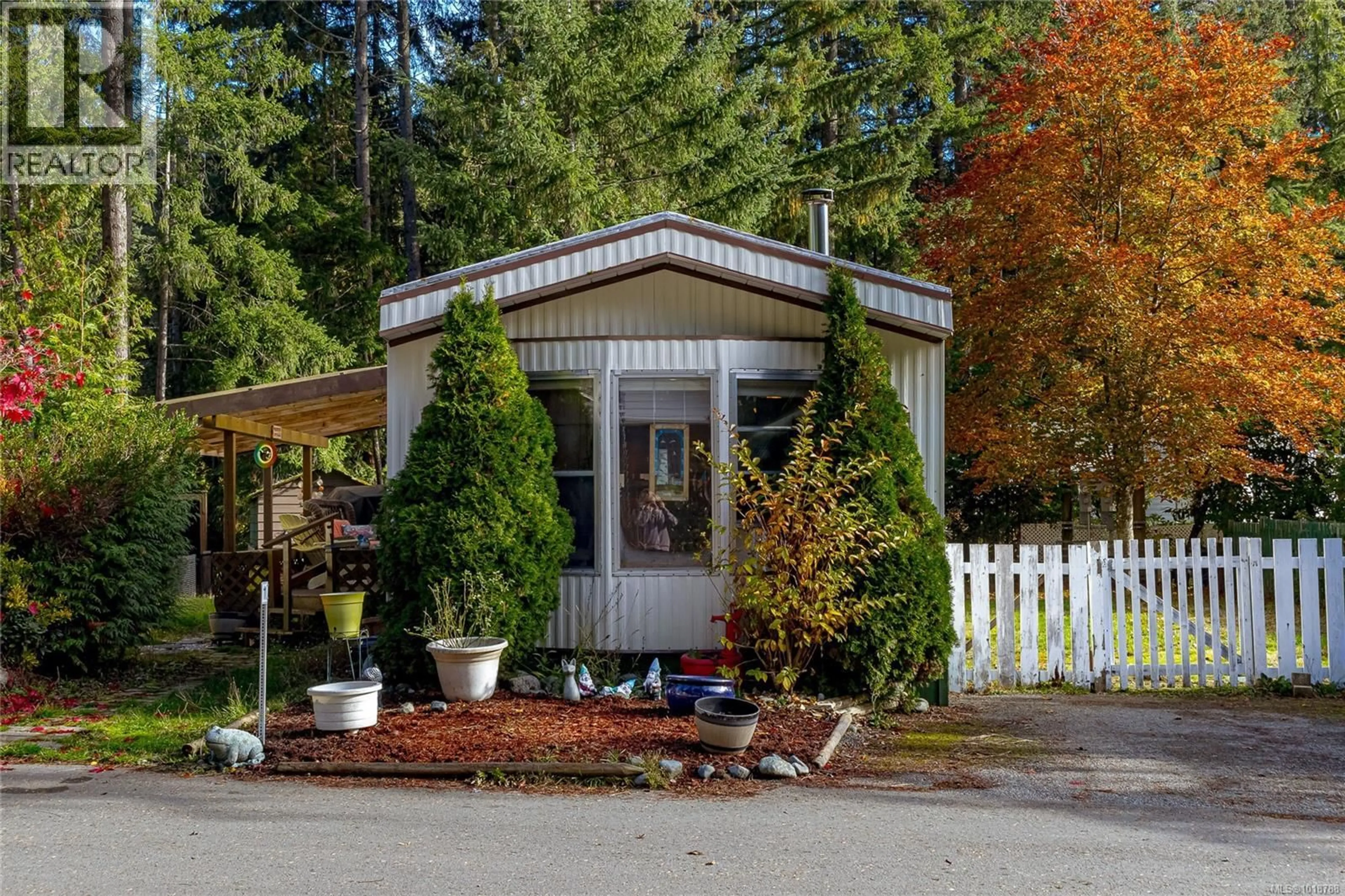 Home with vinyl exterior material, street for 11 - 3640 TRANS CANADA HIGHWAY, Cobble Hill British Columbia V8H0A2