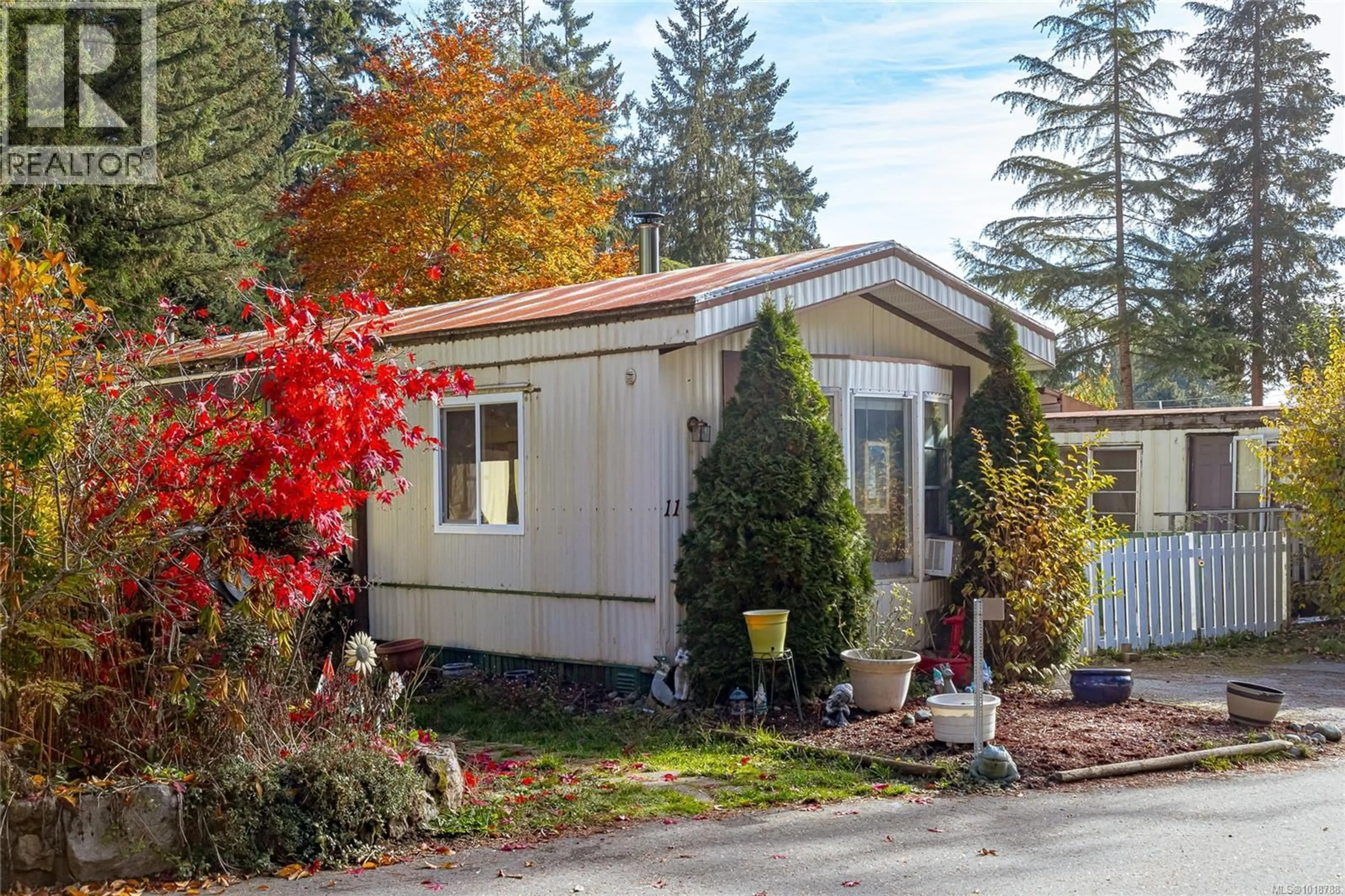 Home with vinyl exterior material, street for 11 - 3640 TRANS CANADA HIGHWAY, Cobble Hill British Columbia V8H0A2