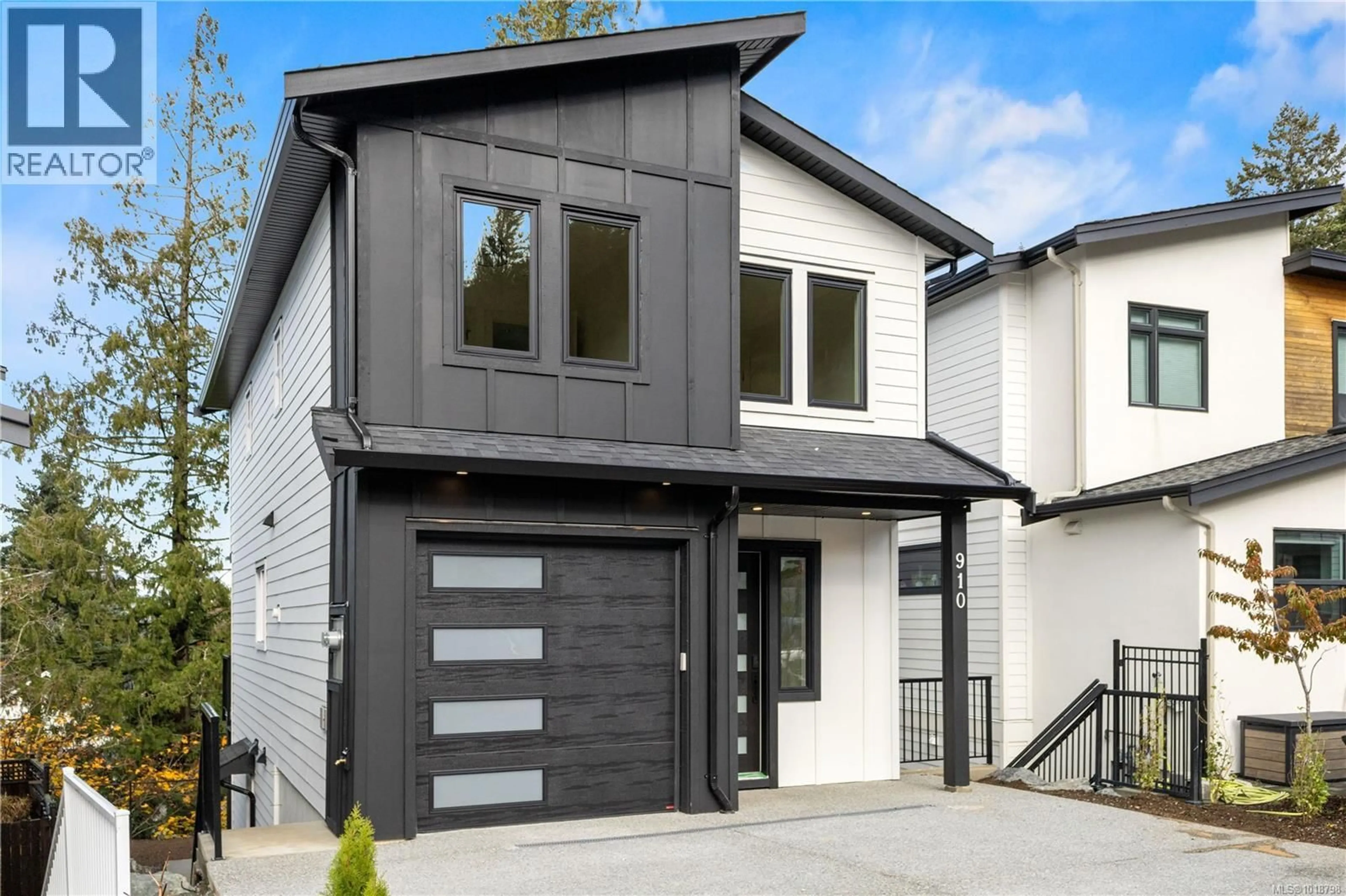 Home with brick exterior material, street for 910 PEACE KEEPING CRESCENT, Langford British Columbia V9C0N6