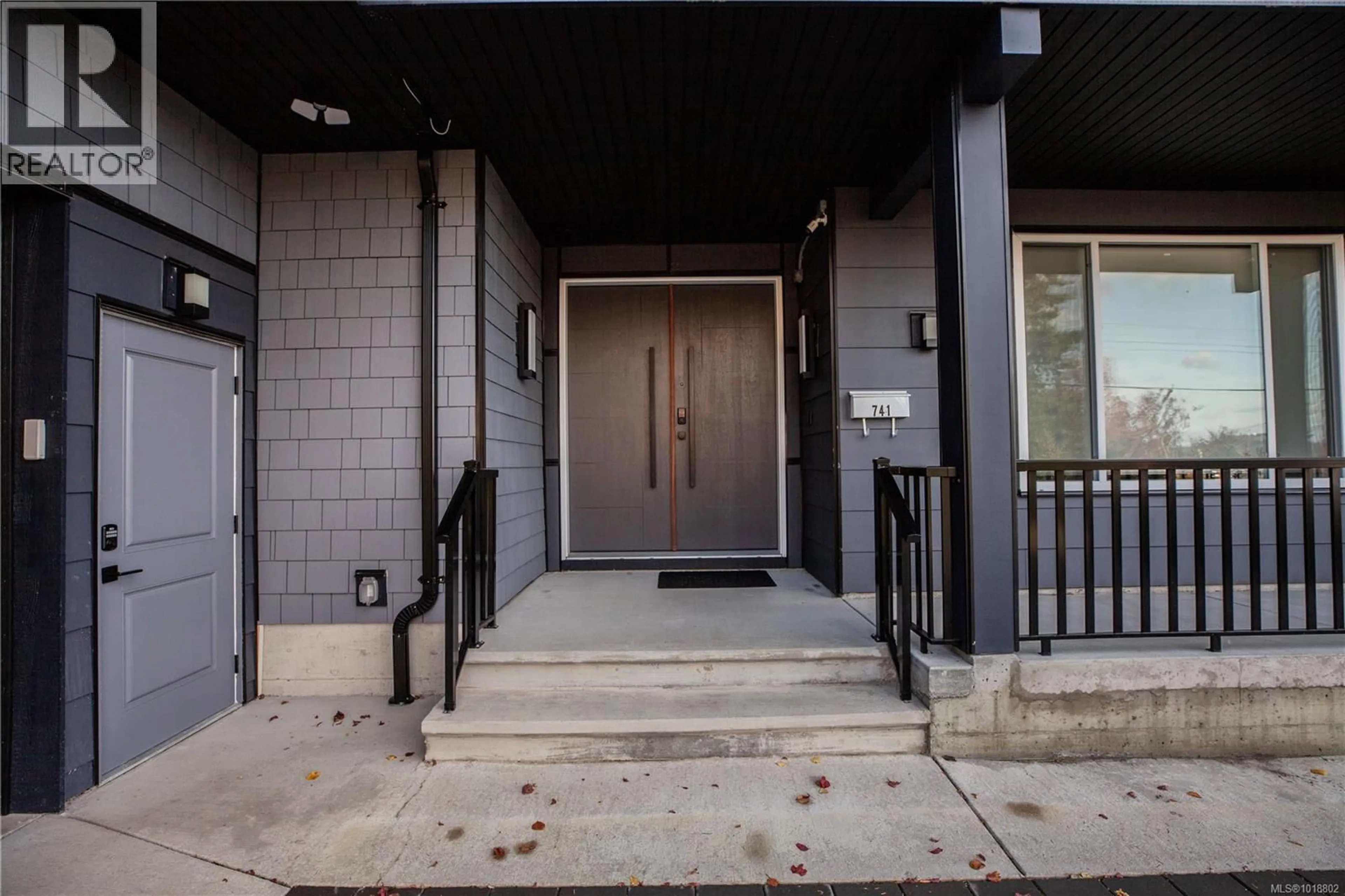 Unknown for 741 SNOWDROP AVENUE, Saanich British Columbia V8Z2N3