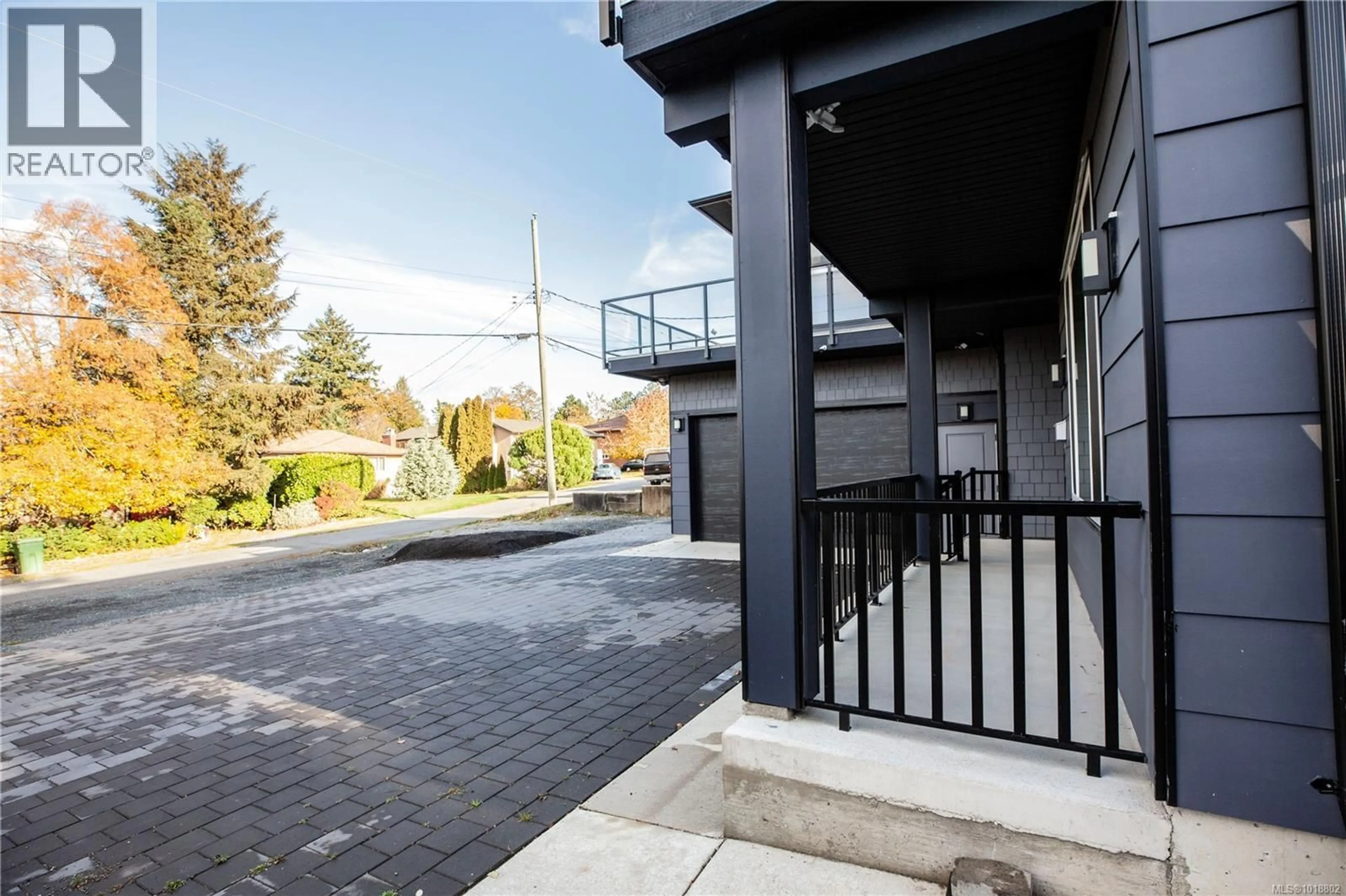Patio, street for 741 SNOWDROP AVENUE, Saanich British Columbia V8Z2N3