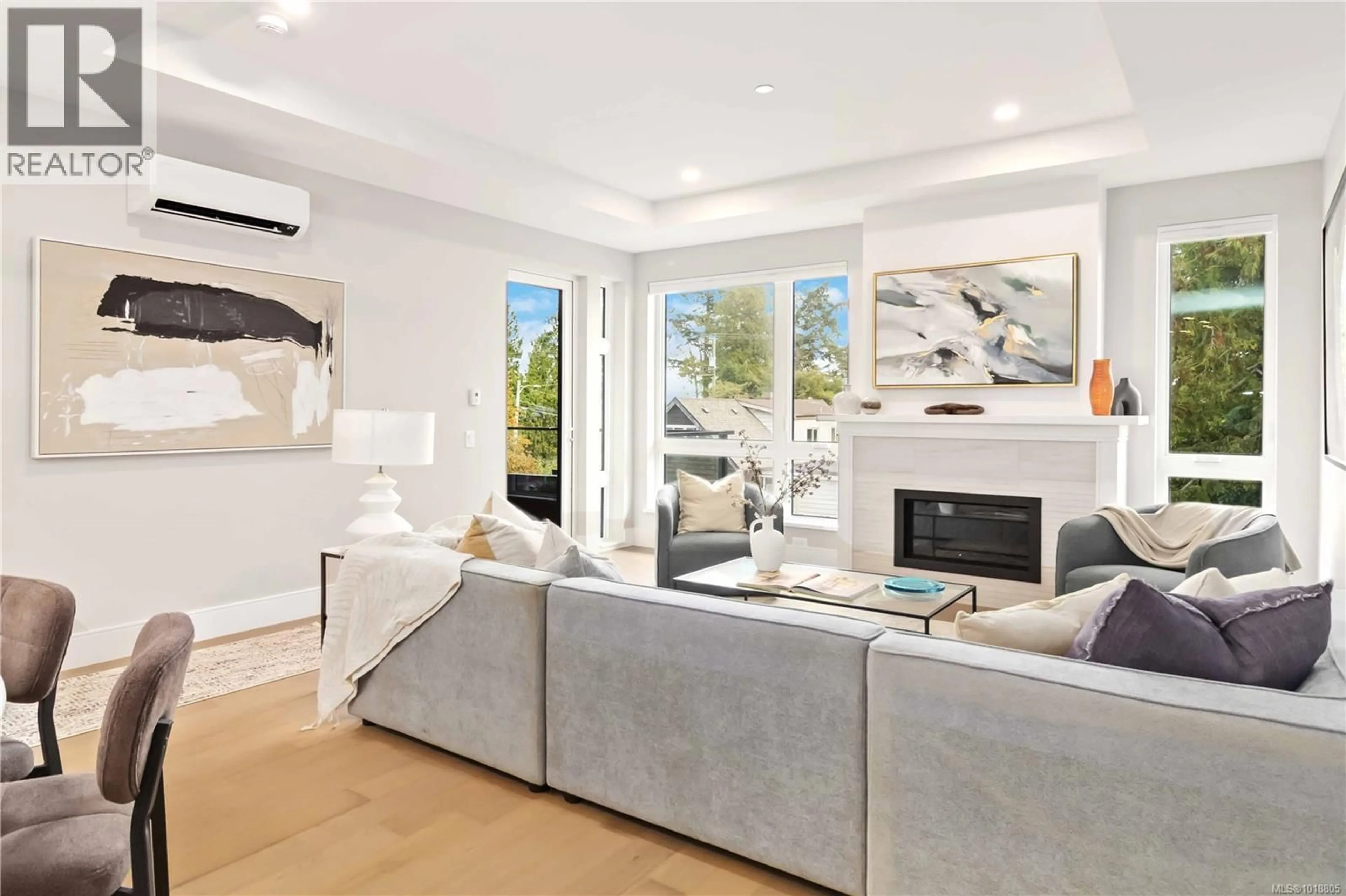 Living room with furniture, unknown for 306 - 986 DOUMAC AVENUE, Saanich British Columbia V8Y1M4