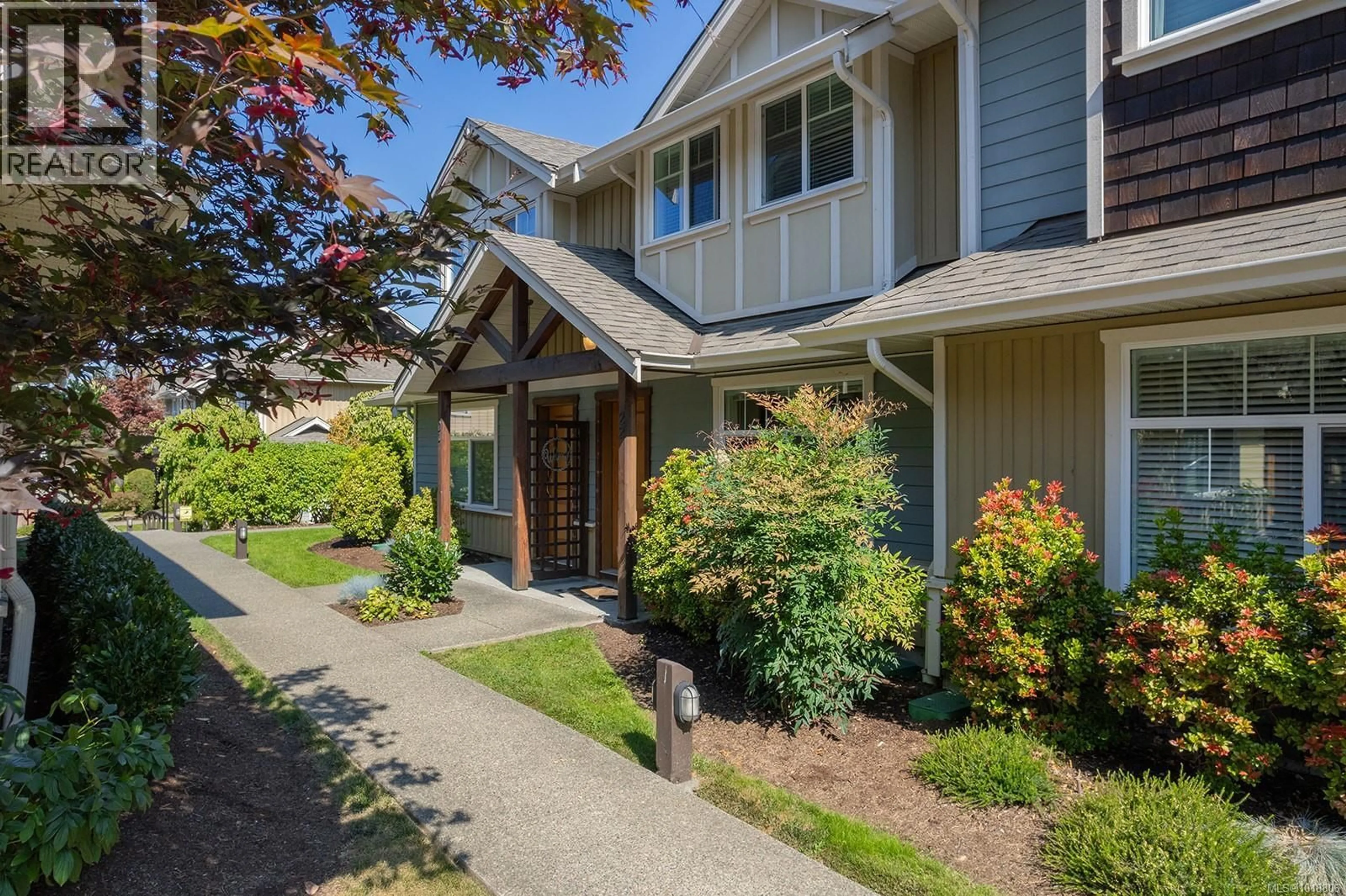 Home with vinyl exterior material, street for 22 - 3050 SHERMAN ROAD, Duncan British Columbia V9L0E4