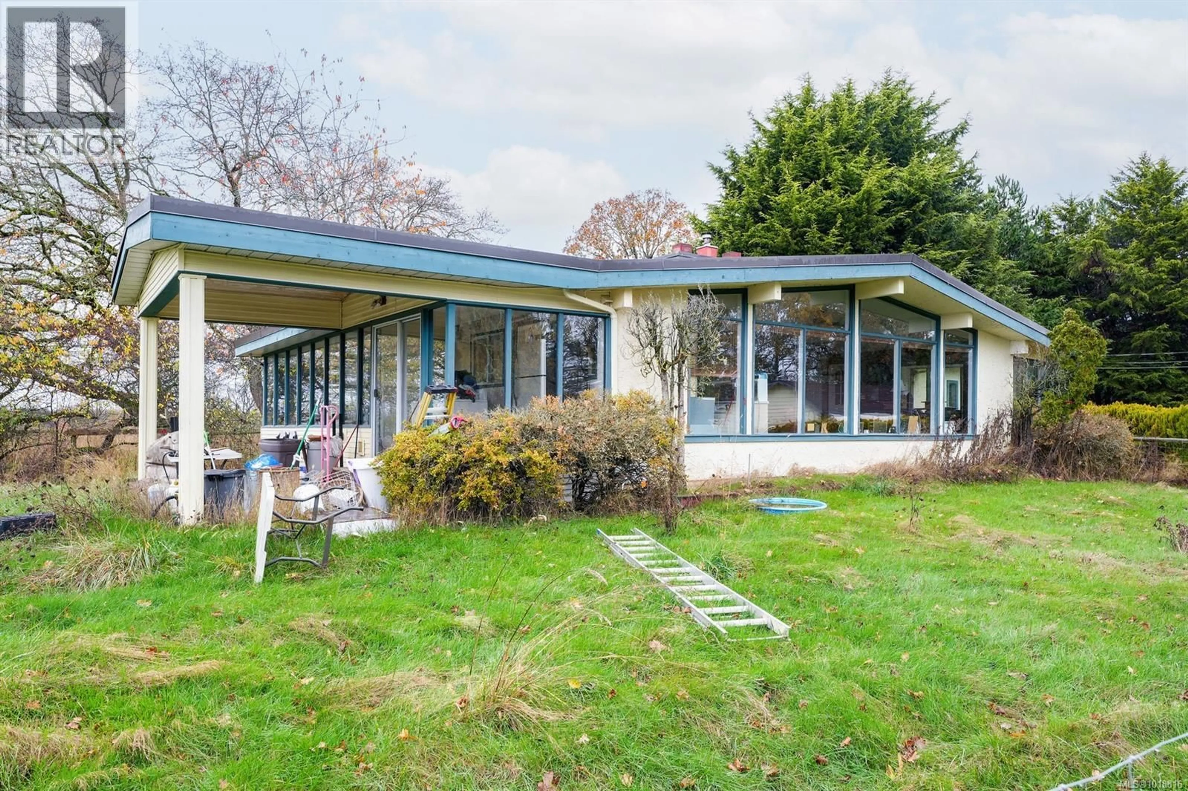 A pic from outside/outdoor area/front of a property/back of a property/a pic from drone, unknown for 1899 JOHN ROAD, North Saanich British Columbia V8L5S8