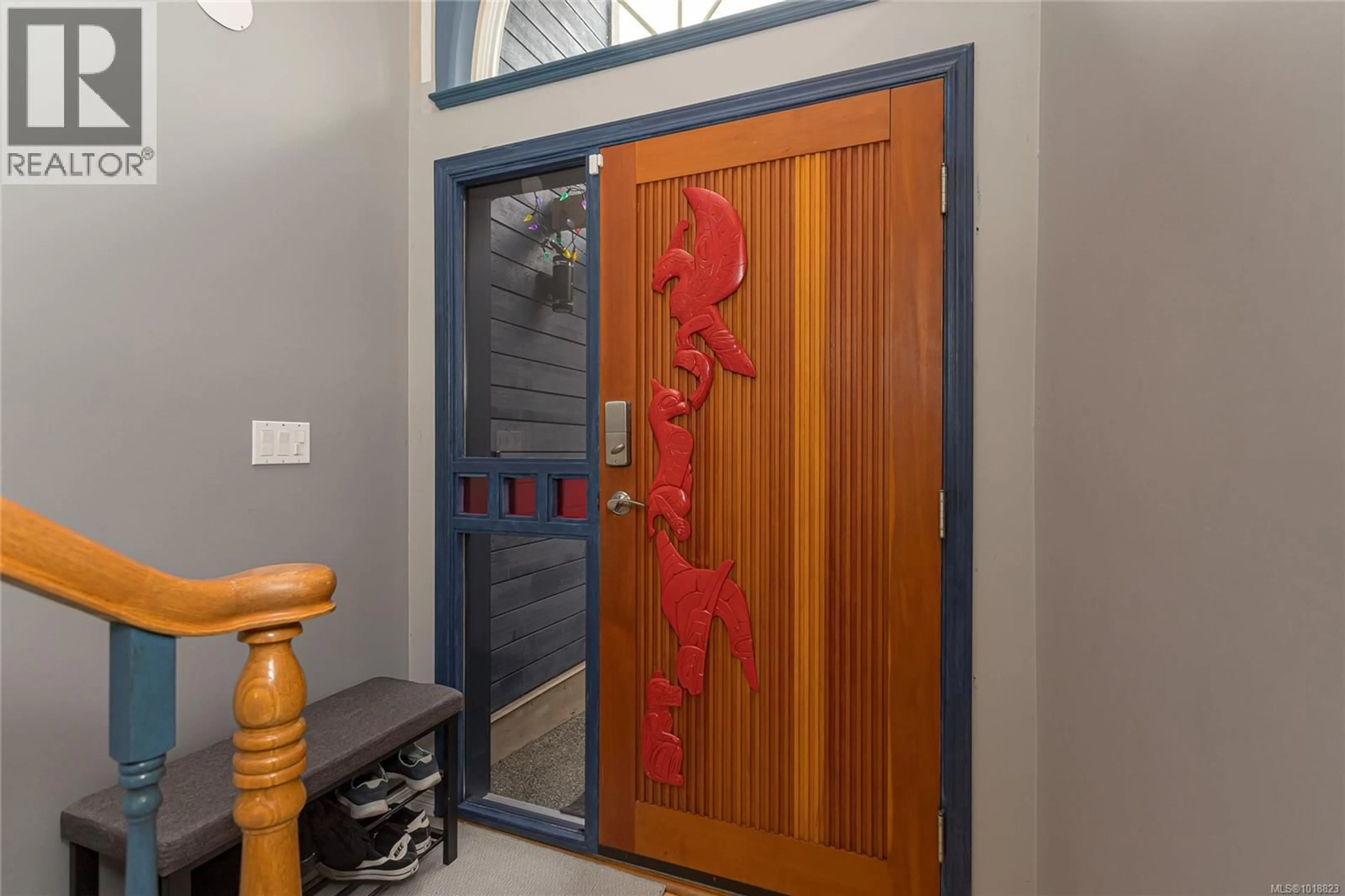 Indoor entryway for 2375 GLENELLEN PLACE, Nanoose Bay British Columbia V9P9G3