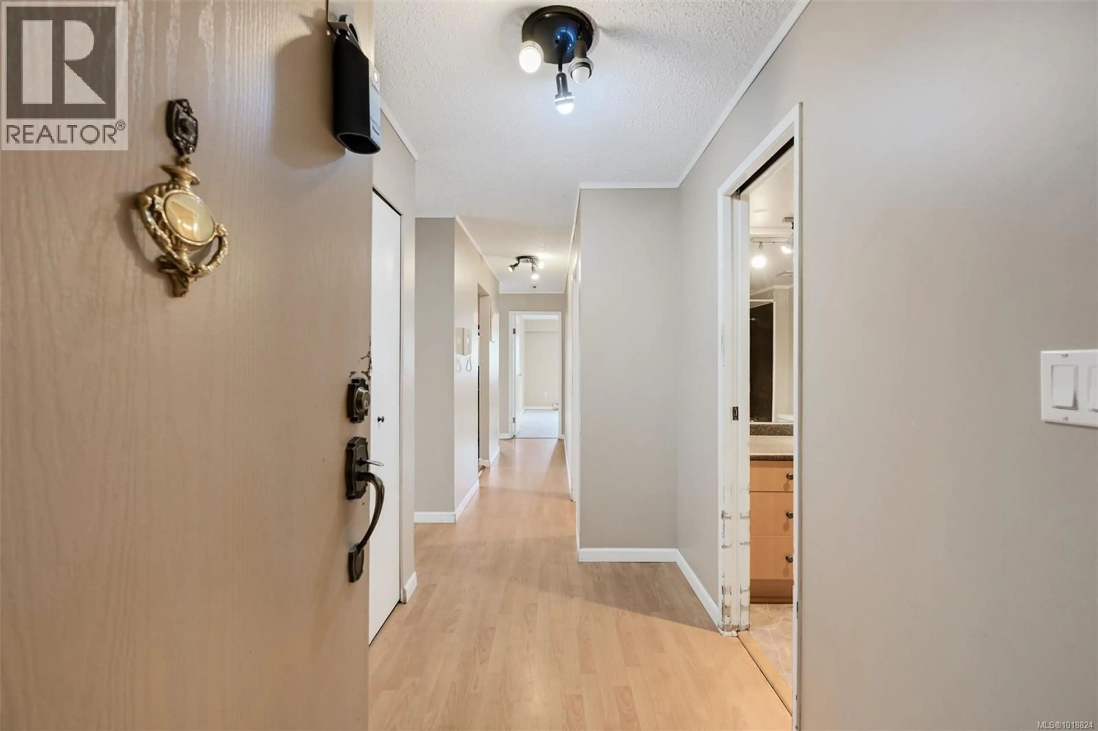 Indoor entryway for 307 - 1012 COLLINSON STREET, Victoria British Columbia V8V3C1