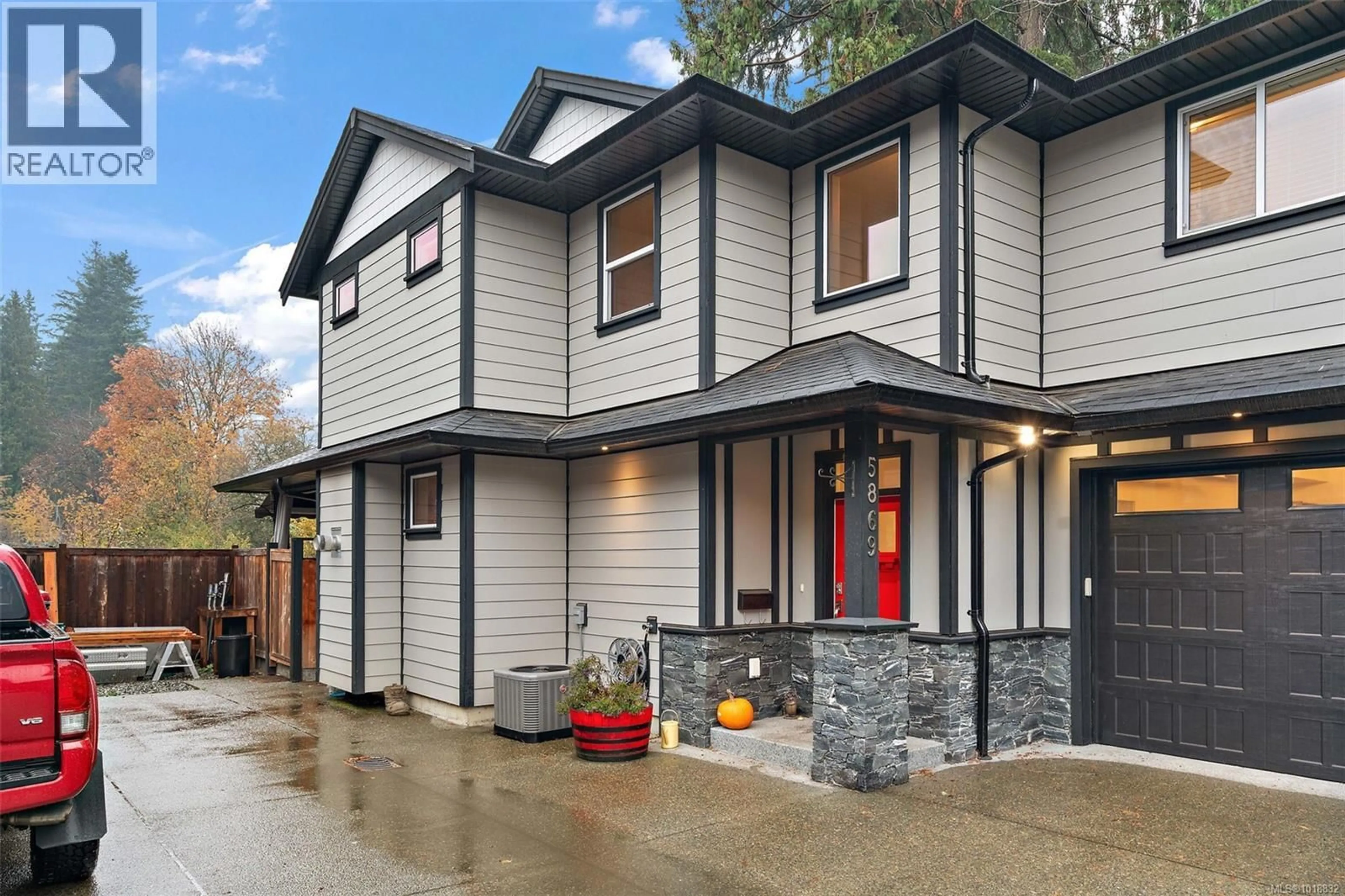 Home with vinyl exterior material, street for 5867 DEUCHARS DRIVE, Duncan British Columbia V9L1L5