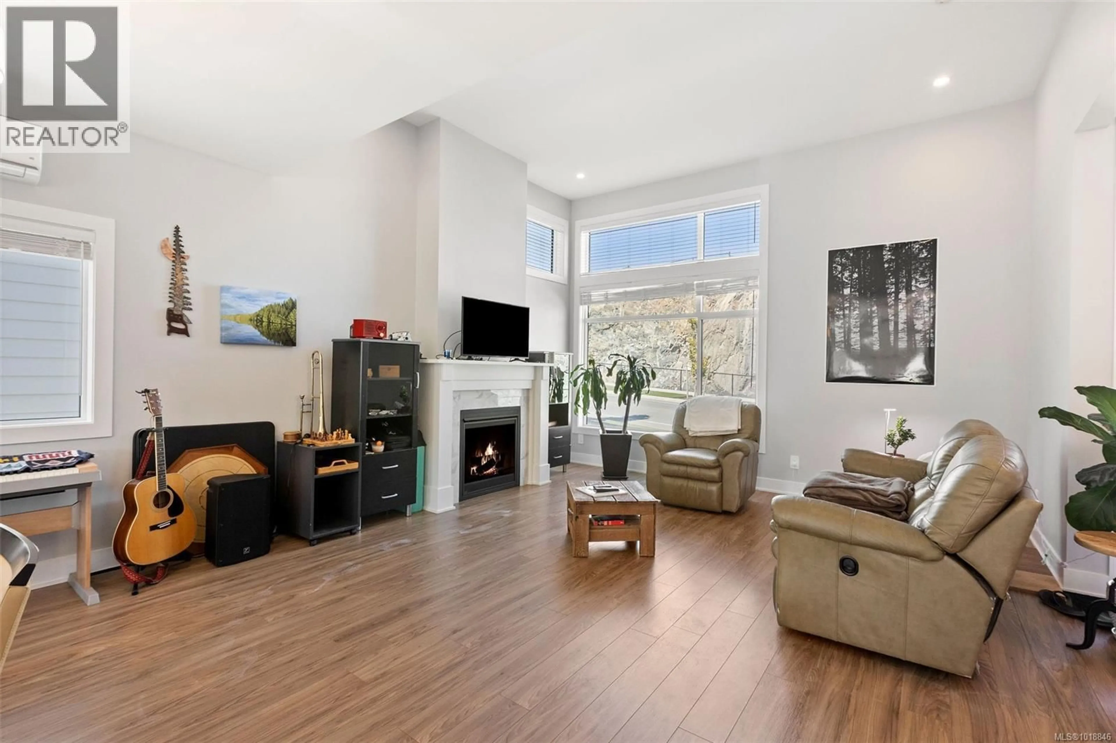 Living room with furniture, unknown for 2911 CONSTELLATION AVENUE, Langford British Columbia V9B6Z7