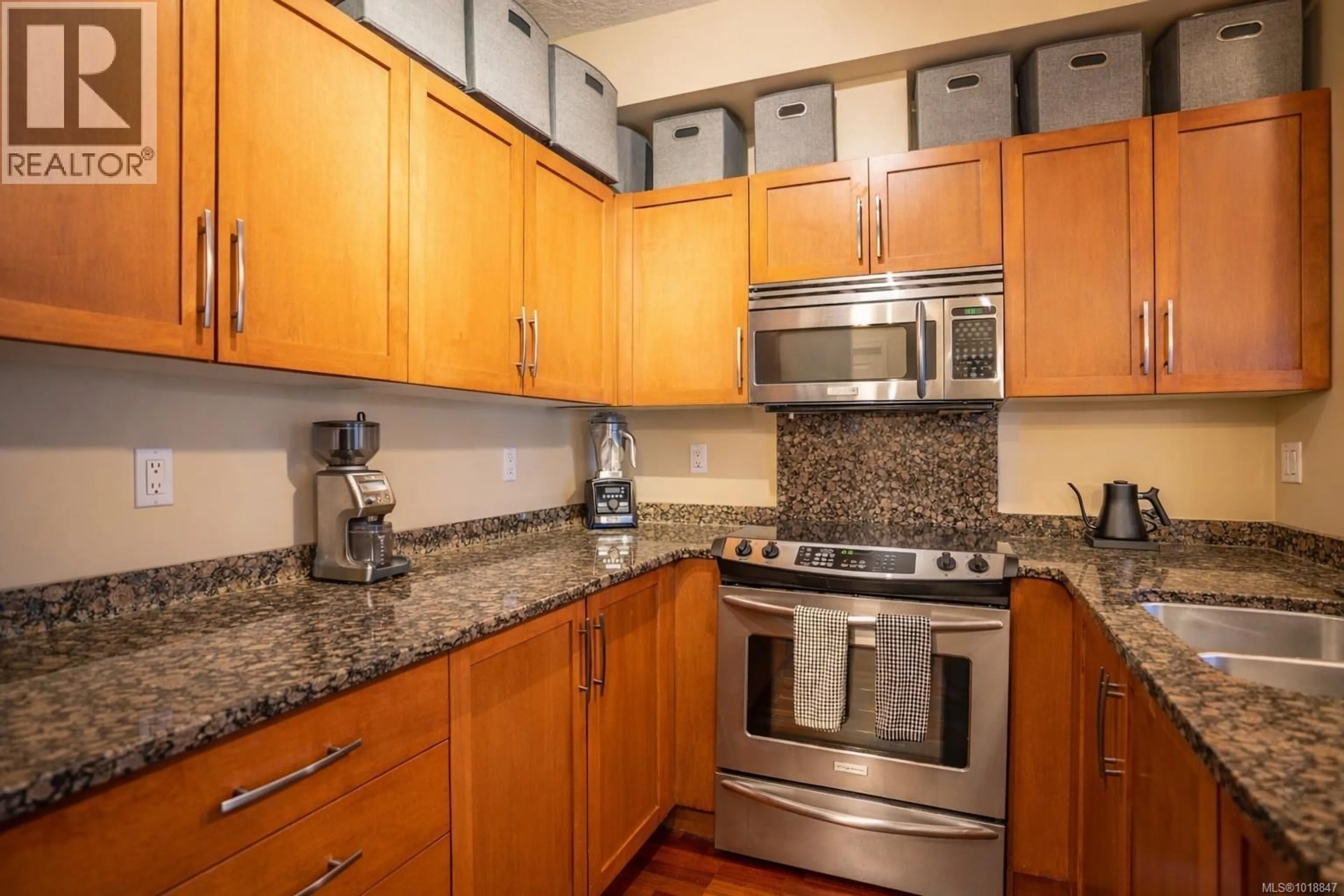 Standard kitchen, unknown for 106 - 1156 COLVILLE ROAD, Esquimalt British Columbia V9A4P7