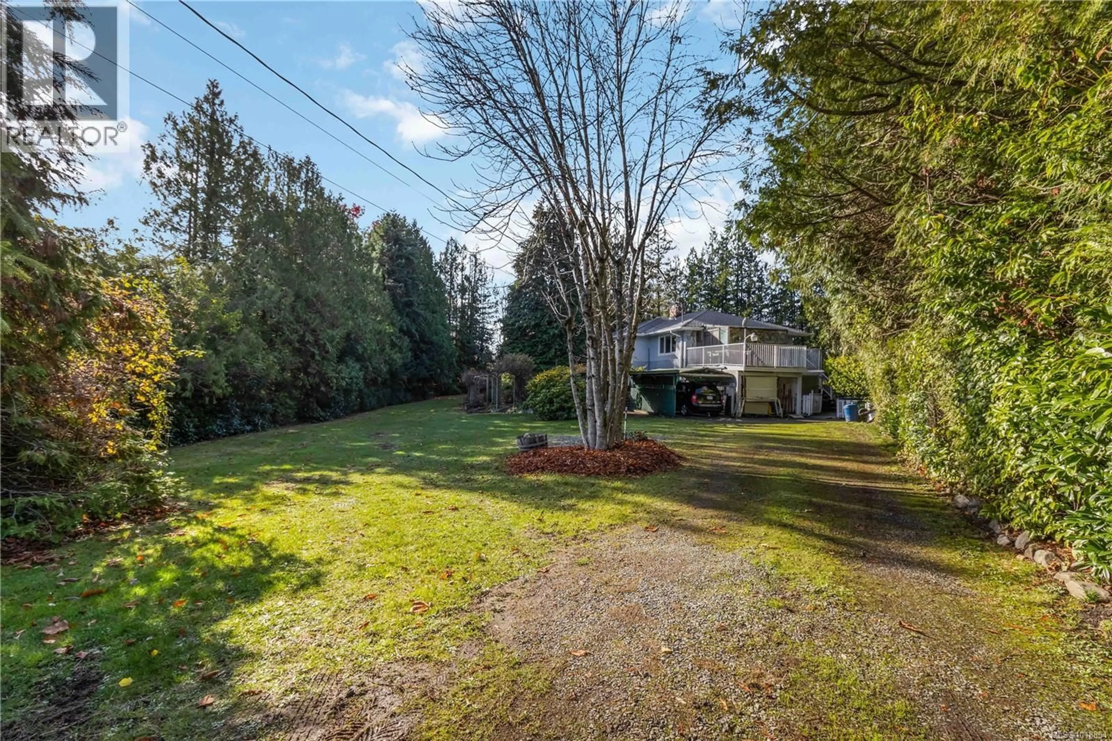 A pic from outside/outdoor area/front of a property/back of a property/a pic from drone, unknown for 4504 PACHENA PLACE, Saanich British Columbia V8X2N9