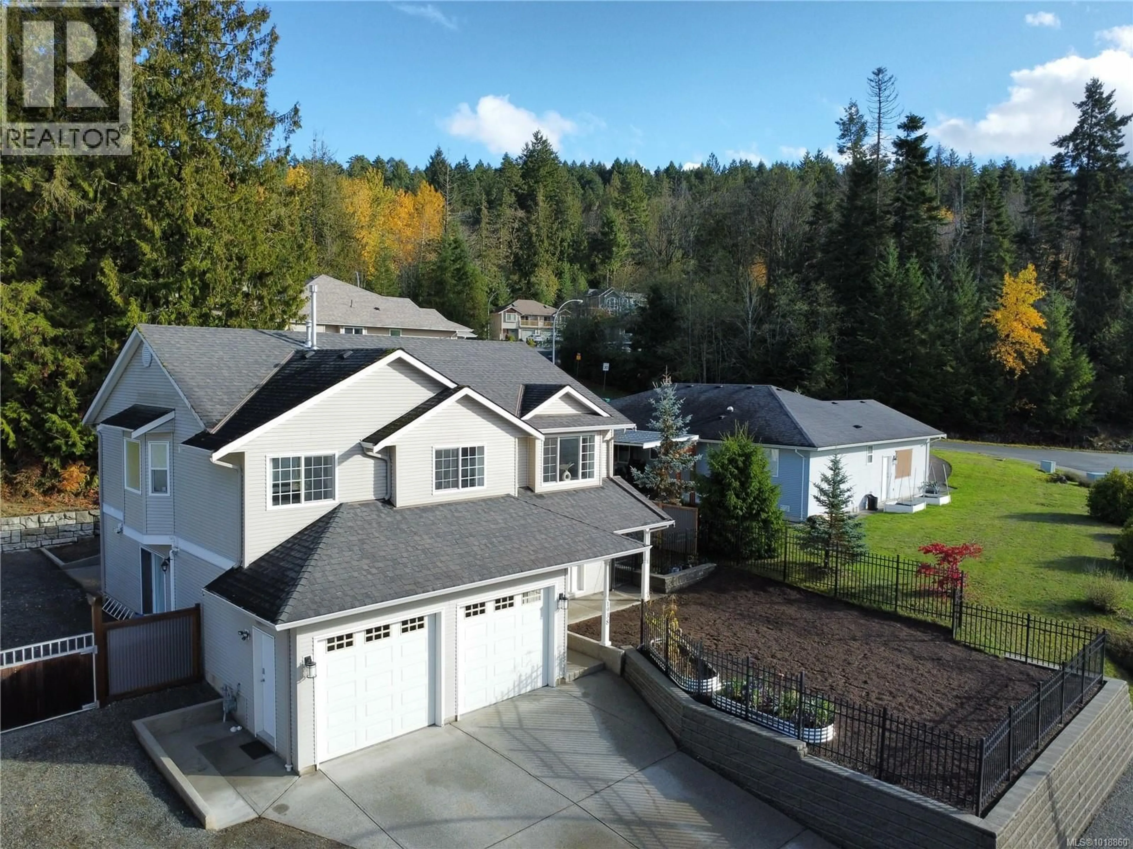A pic from outside/outdoor area/front of a property/back of a property/a pic from drone, street for 1938 KELLS BAY, Nanaimo British Columbia V9X1H1