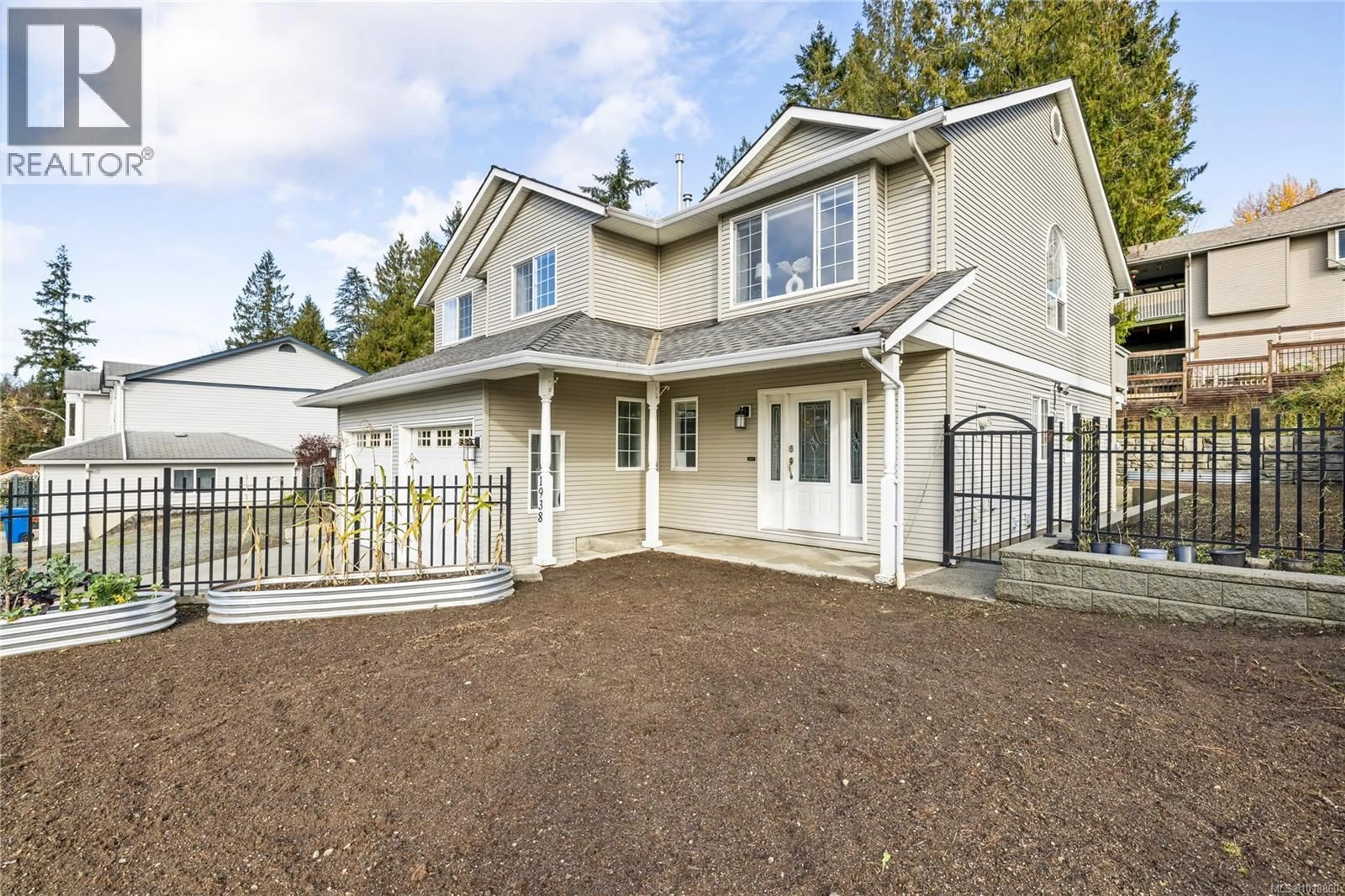 Home with vinyl exterior material, street for 1938 KELLS BAY, Nanaimo British Columbia V9X1H1