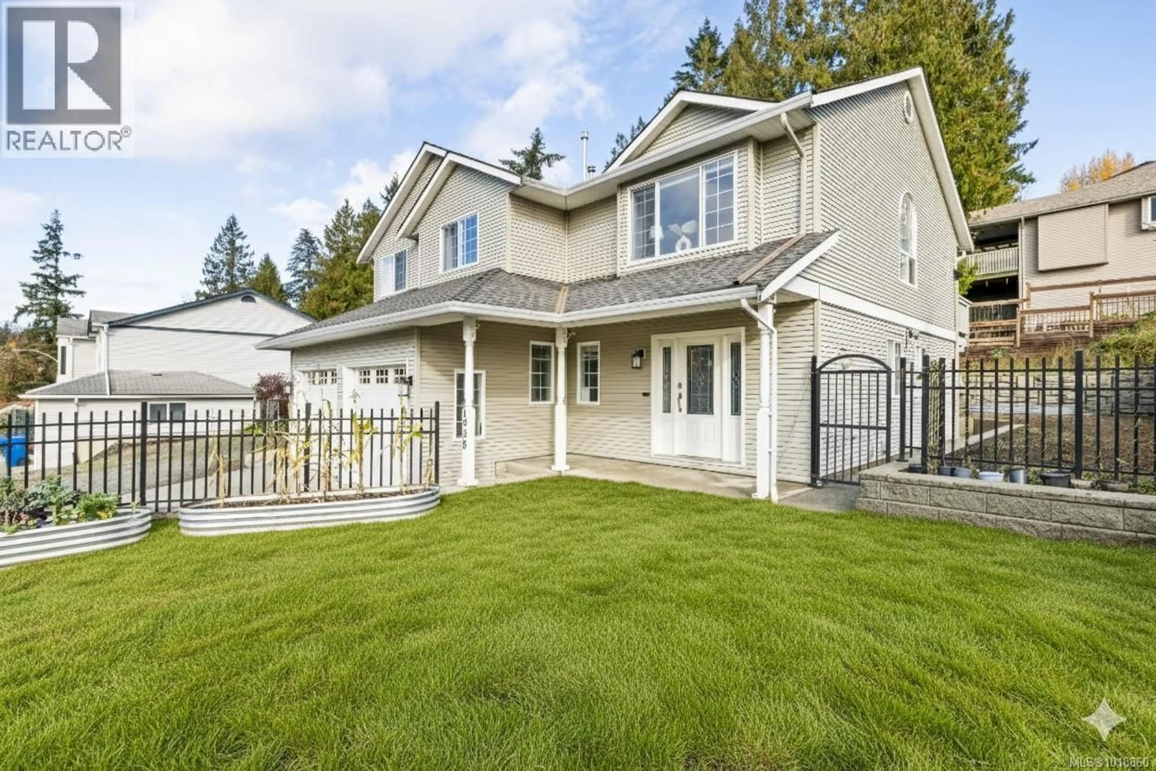 Home with vinyl exterior material, street for 1938 KELLS BAY, Nanaimo British Columbia V9X1H1