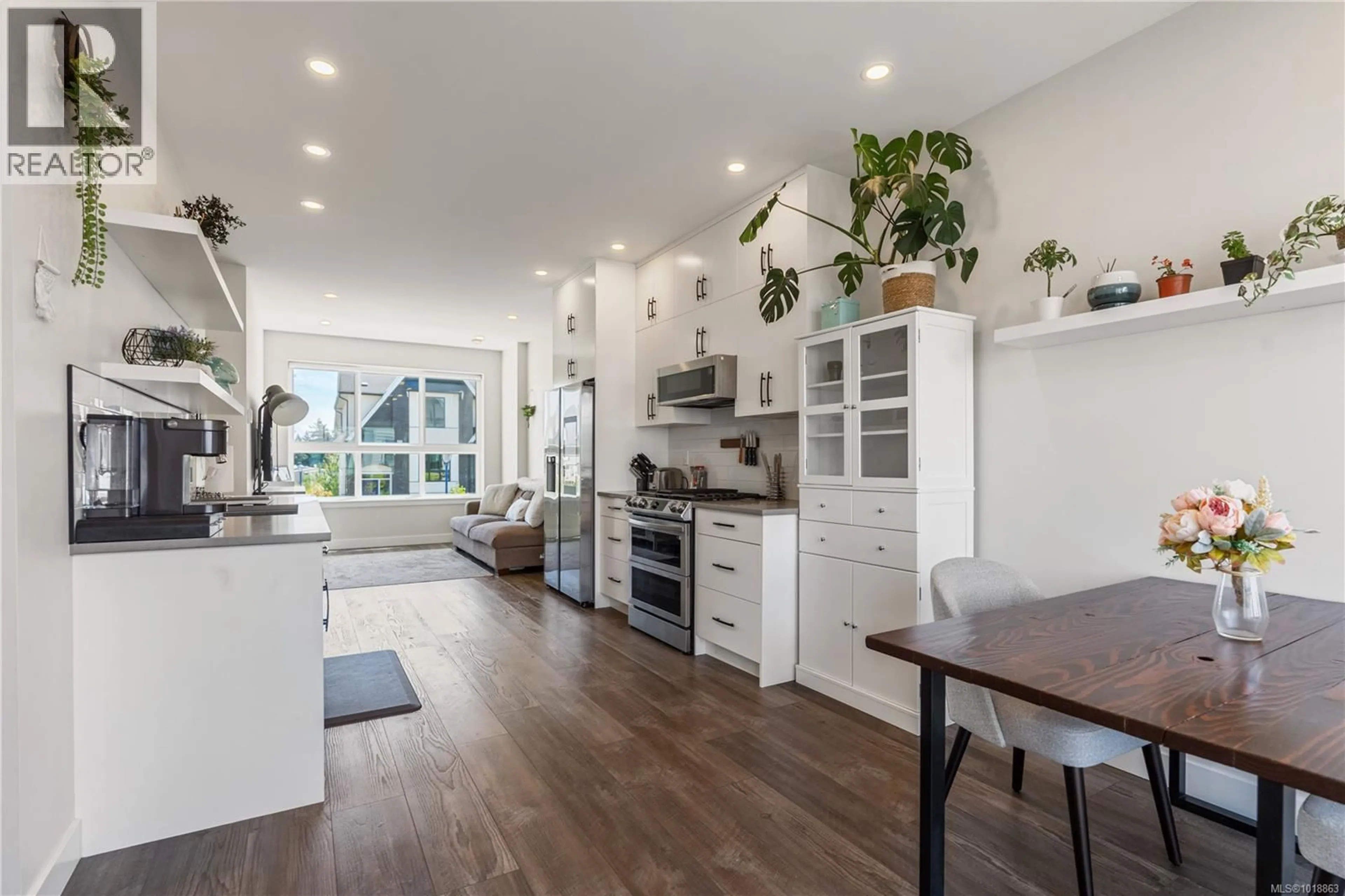 Open concept kitchen, unknown for 1023 BOXCAR CLOSE, Langford British Columbia V9B0Y4