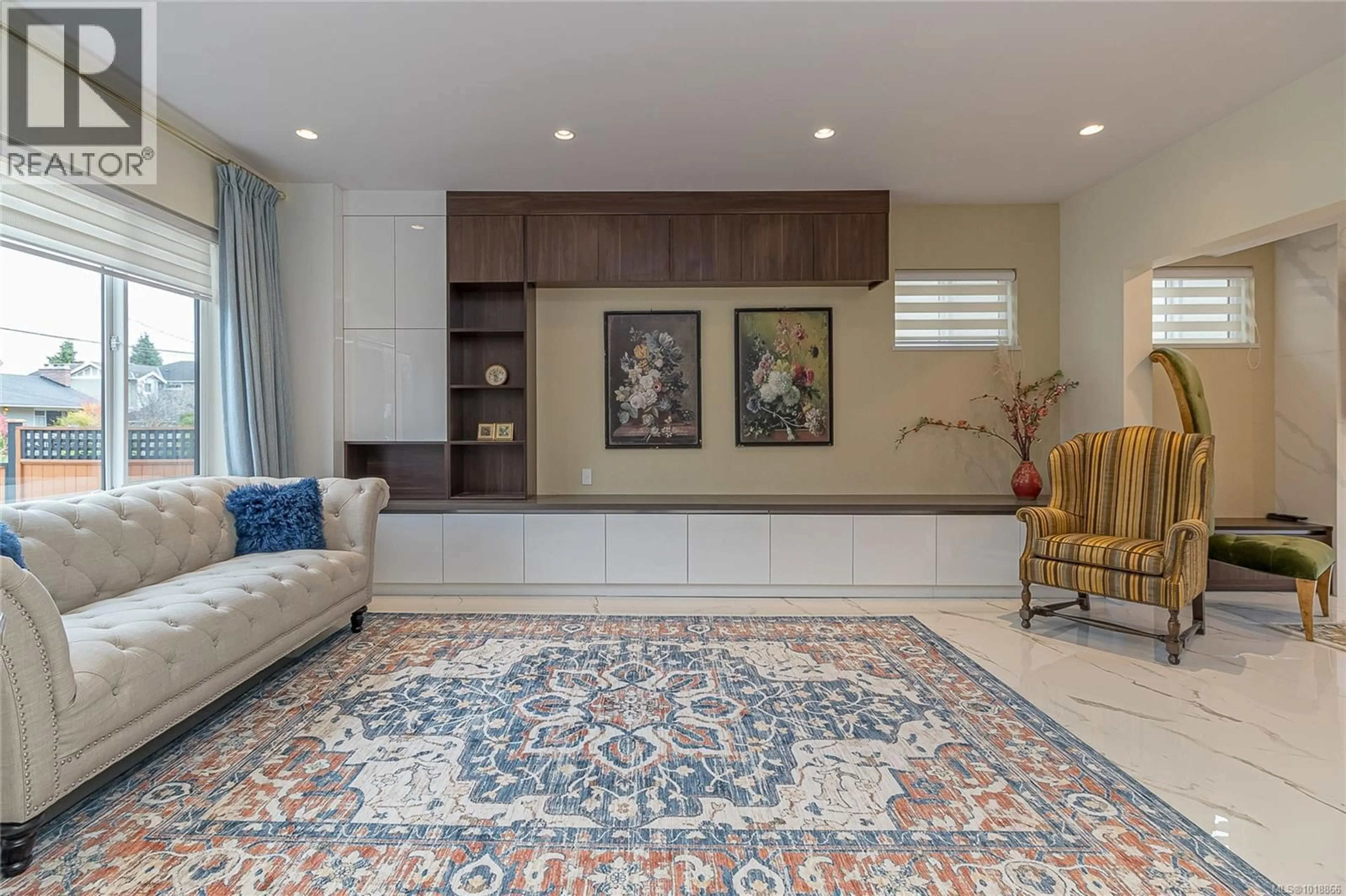 Unknown for 2328 DUNLEVY STREET, Oak Bay British Columbia V8R5Y9