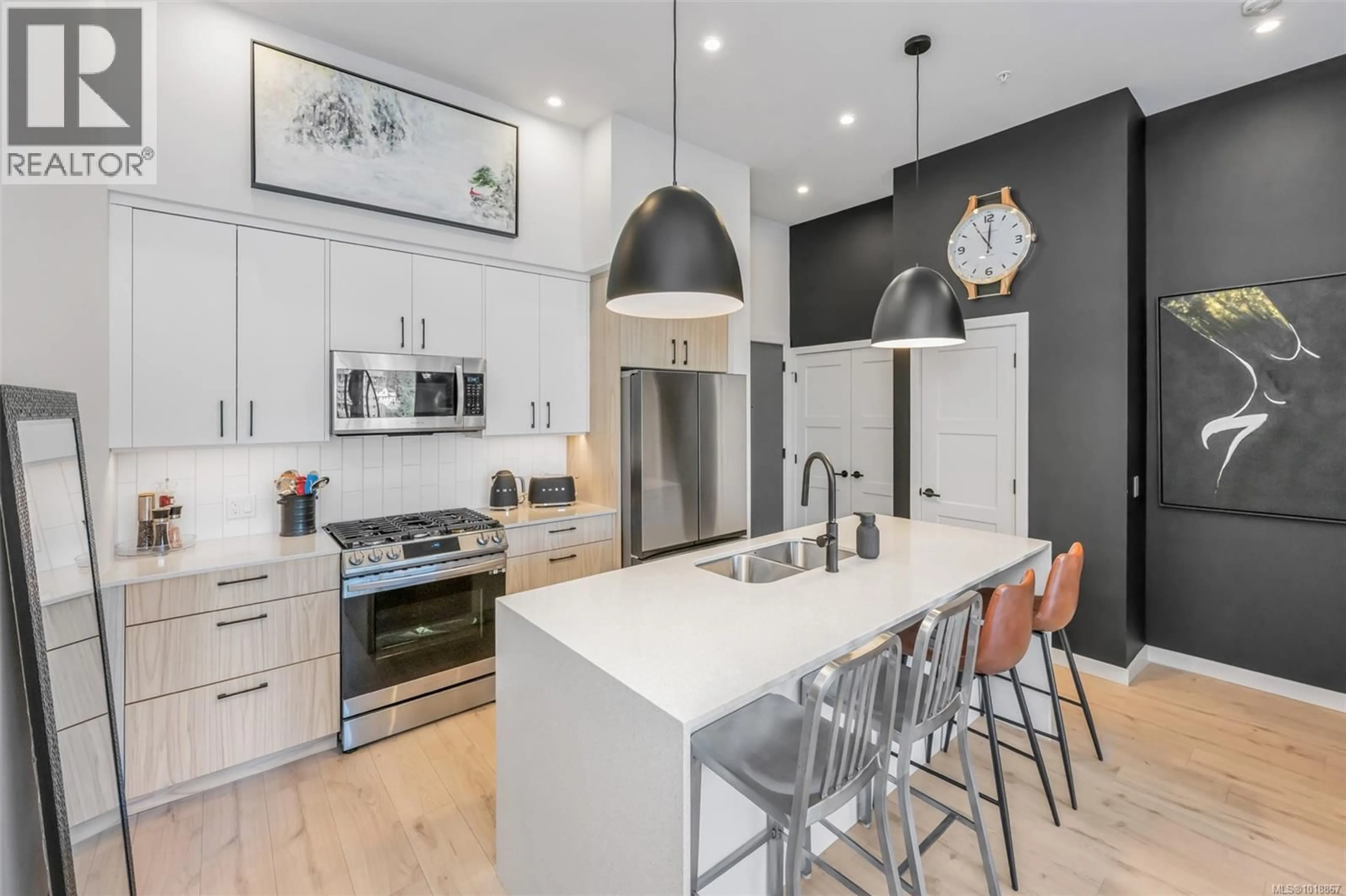 Contemporary kitchen, unknown for 608 - 947 WHIRLAWAY CRESCENT, Langford British Columbia V9B6W6