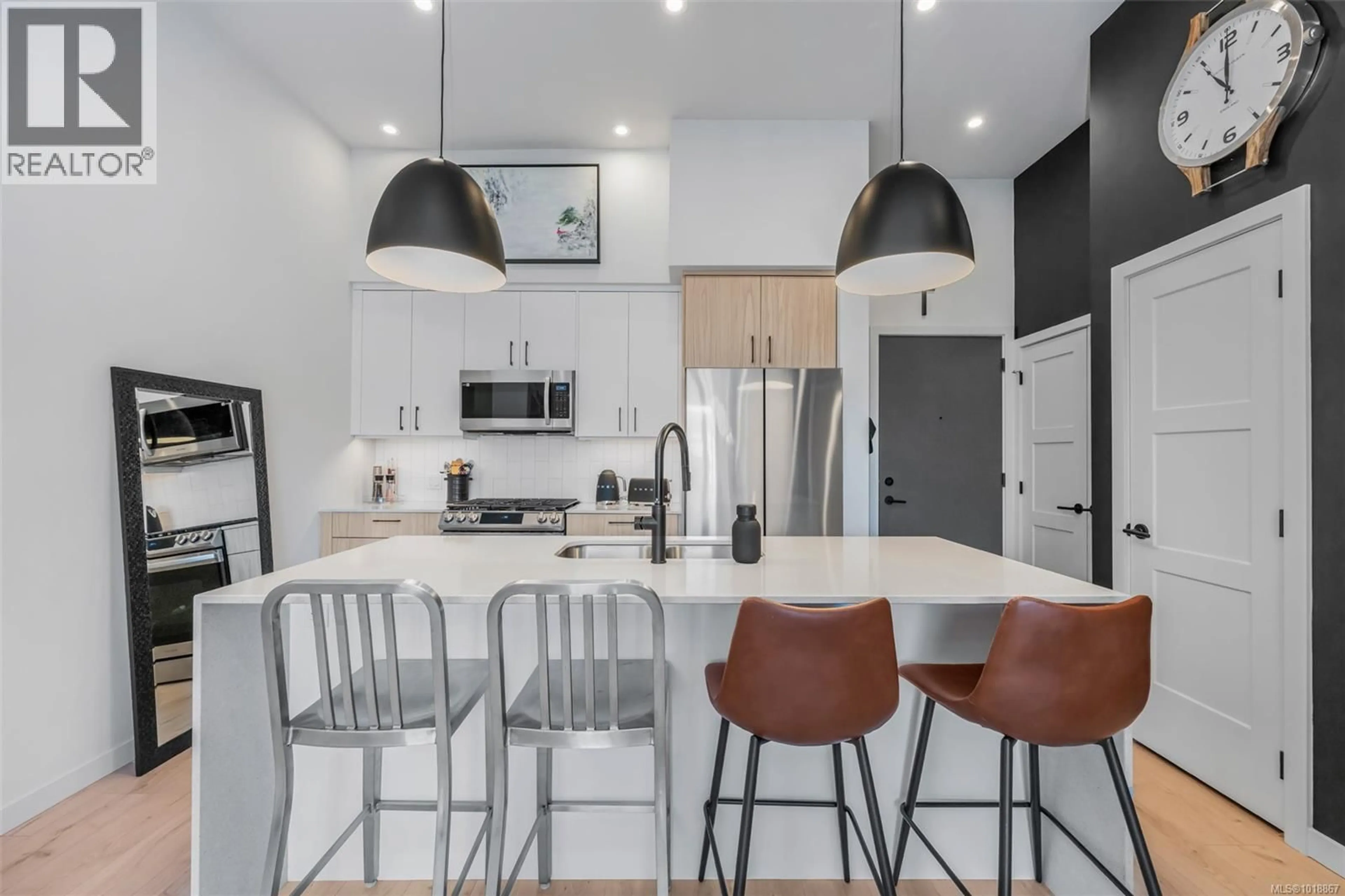 Open concept kitchen, ceramic/tile floor for 608 - 947 WHIRLAWAY CRESCENT, Langford British Columbia V9B6W6