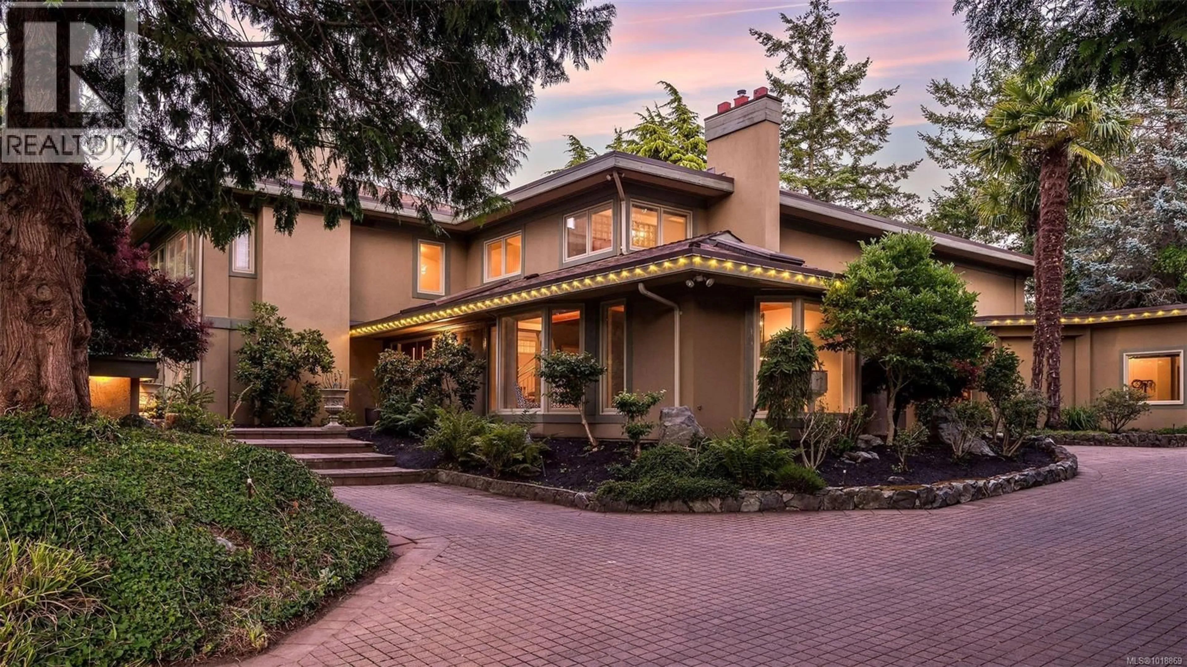 Home with brick exterior material, street for 2895 LANSDOWNE ROAD, Oak Bay British Columbia V8R3P8