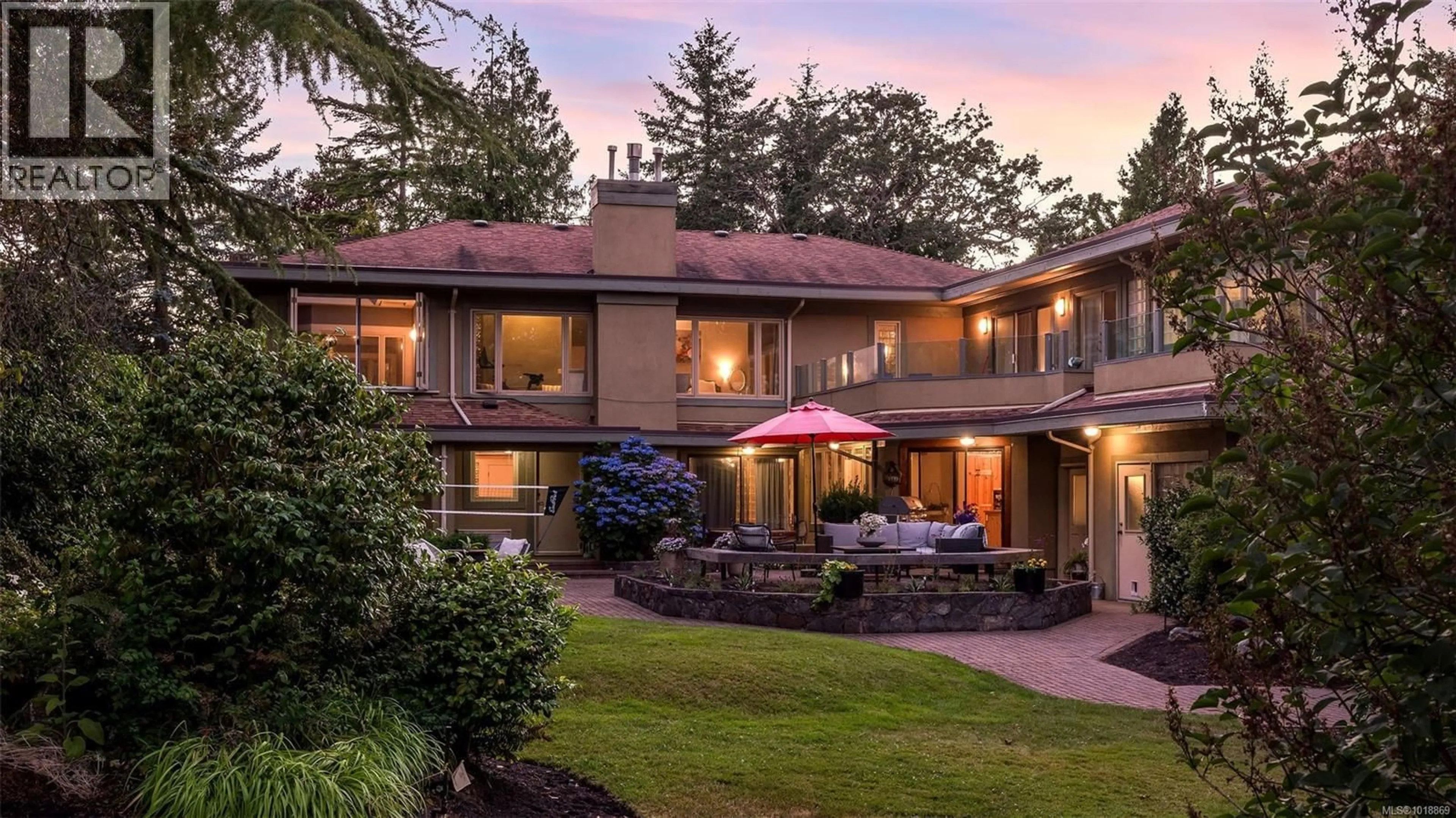 Patio, unknown for 2895 LANSDOWNE ROAD, Oak Bay British Columbia V8R3P8