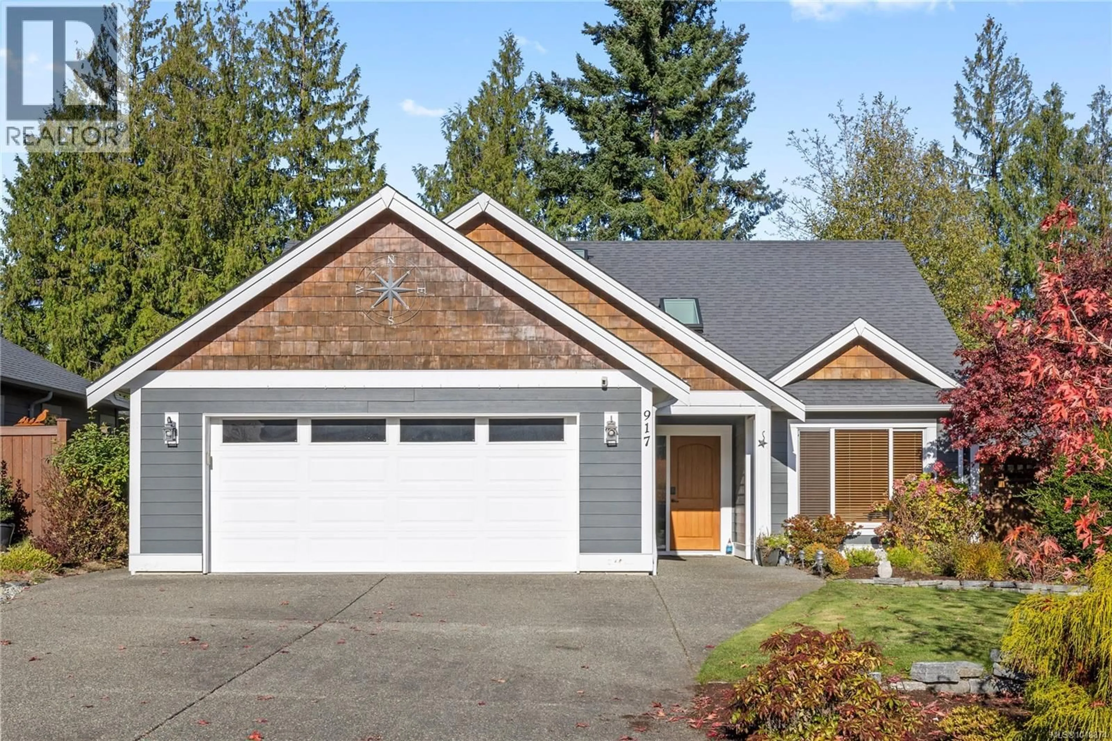 Home with vinyl exterior material, street for 917 WALLY'S WAY, Parksville British Columbia V9P0B6
