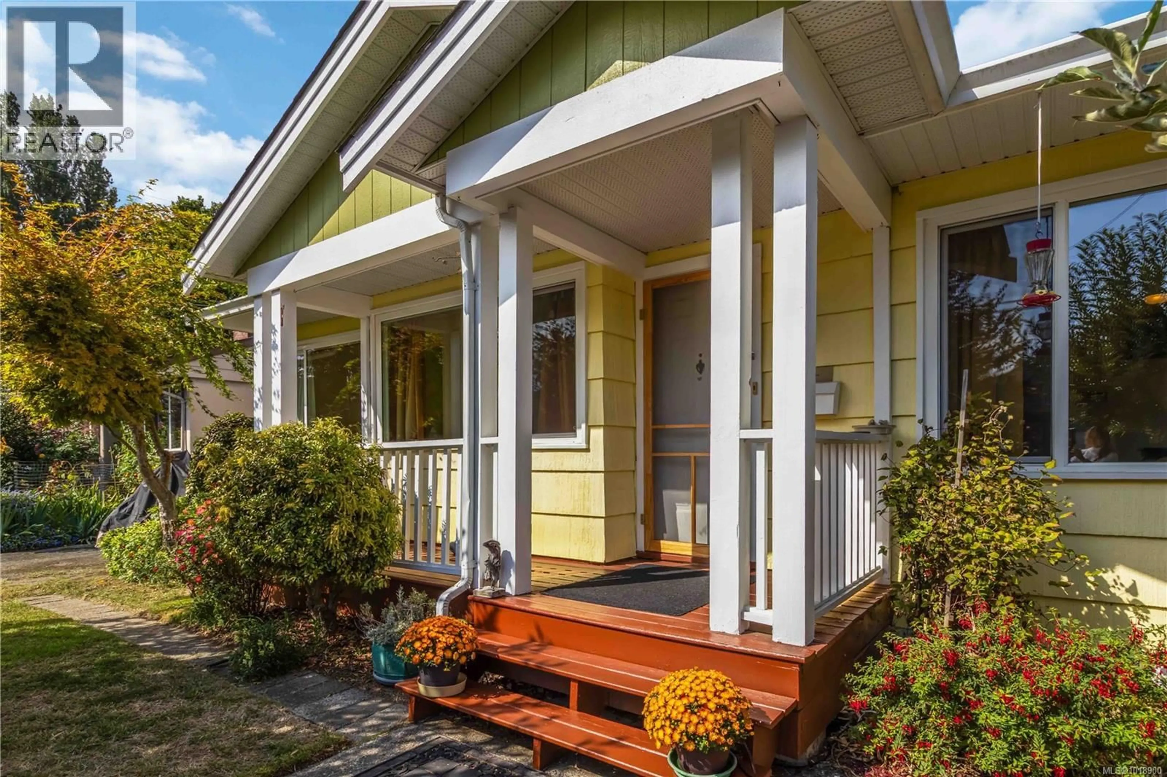 Home with vinyl exterior material, street for 1204 HAULTAIN STREET, Victoria British Columbia V8T1V7