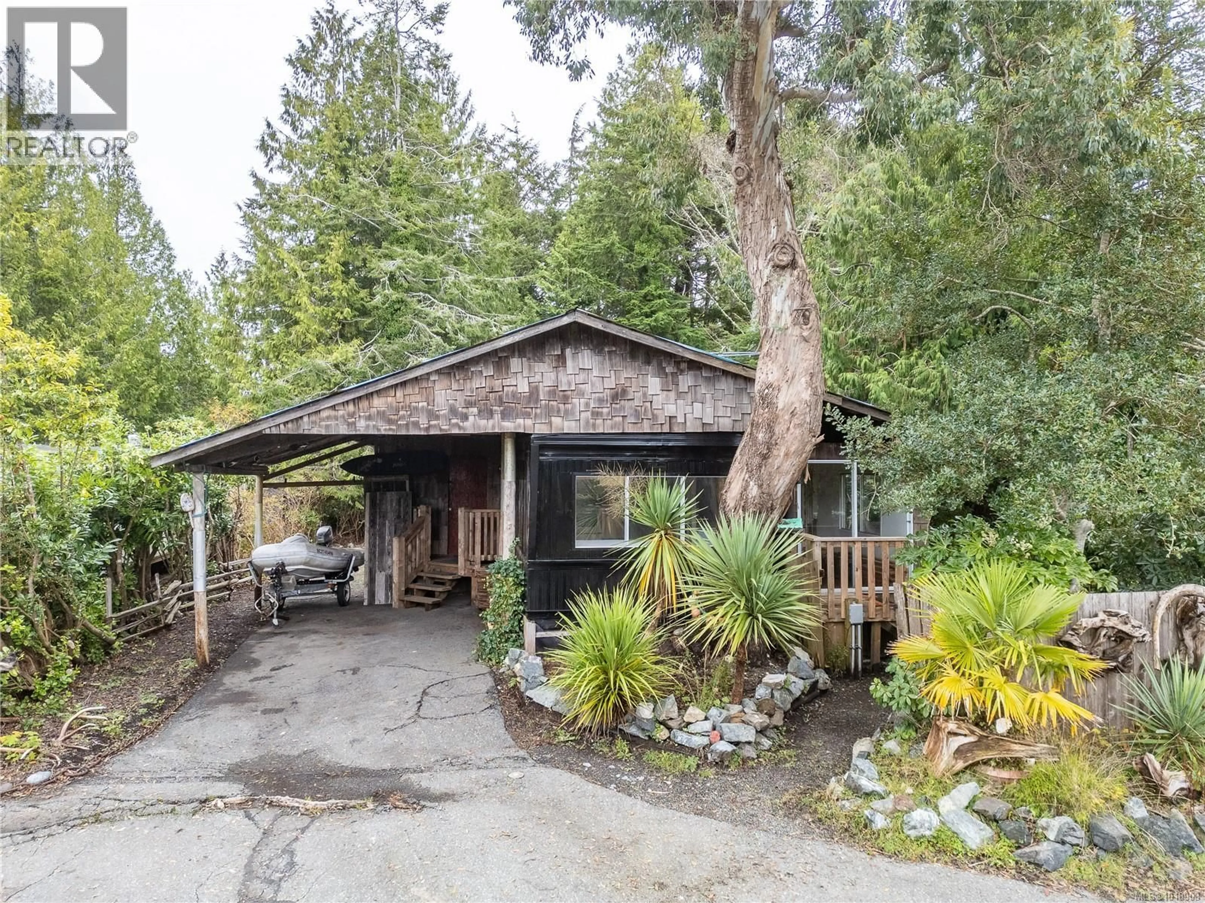 A pic from outside/outdoor area/front of a property/back of a property/a pic from drone, unknown for 440 ORCA CRESCENT, Ucluelet British Columbia V0R3A0