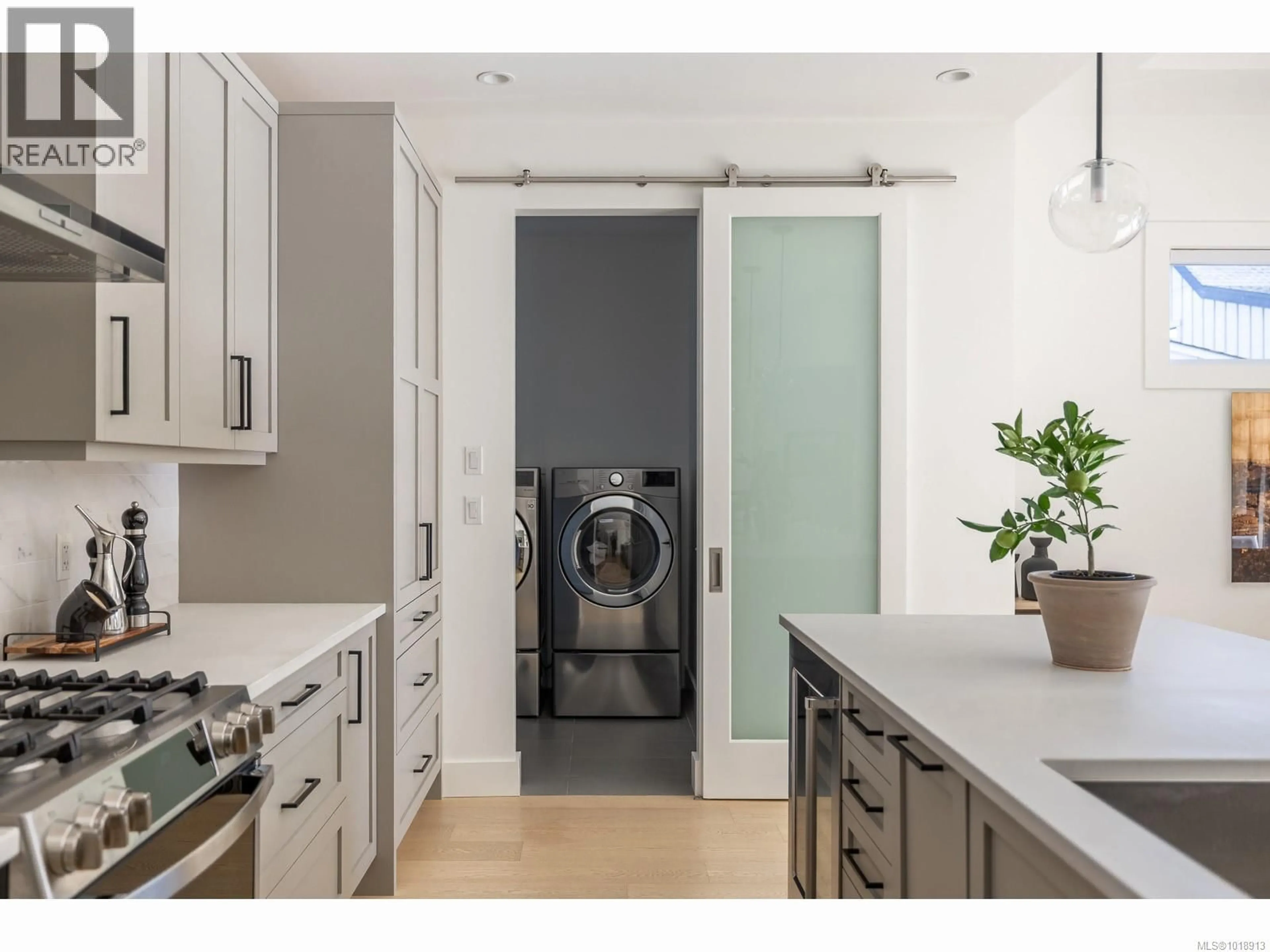 Kitchen with laundary machines, unknown for 850 CLAYMORE CRESCENT, Qualicum Beach British Columbia V9K0A9