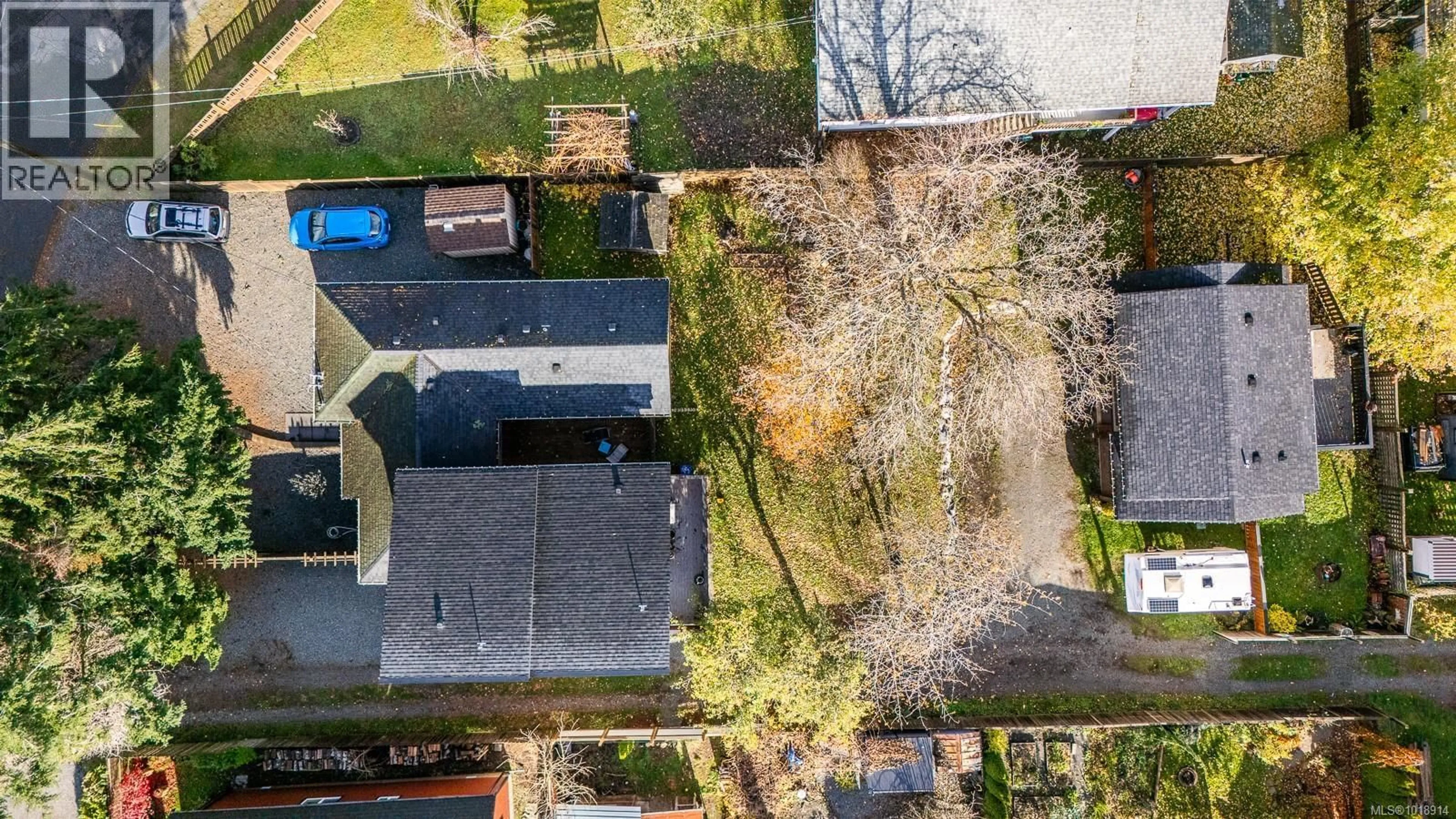 A pic from outside/outdoor area/front of a property/back of a property/a pic from drone, street for 3328 THIRD STREET, Cumberland British Columbia V0R1S0