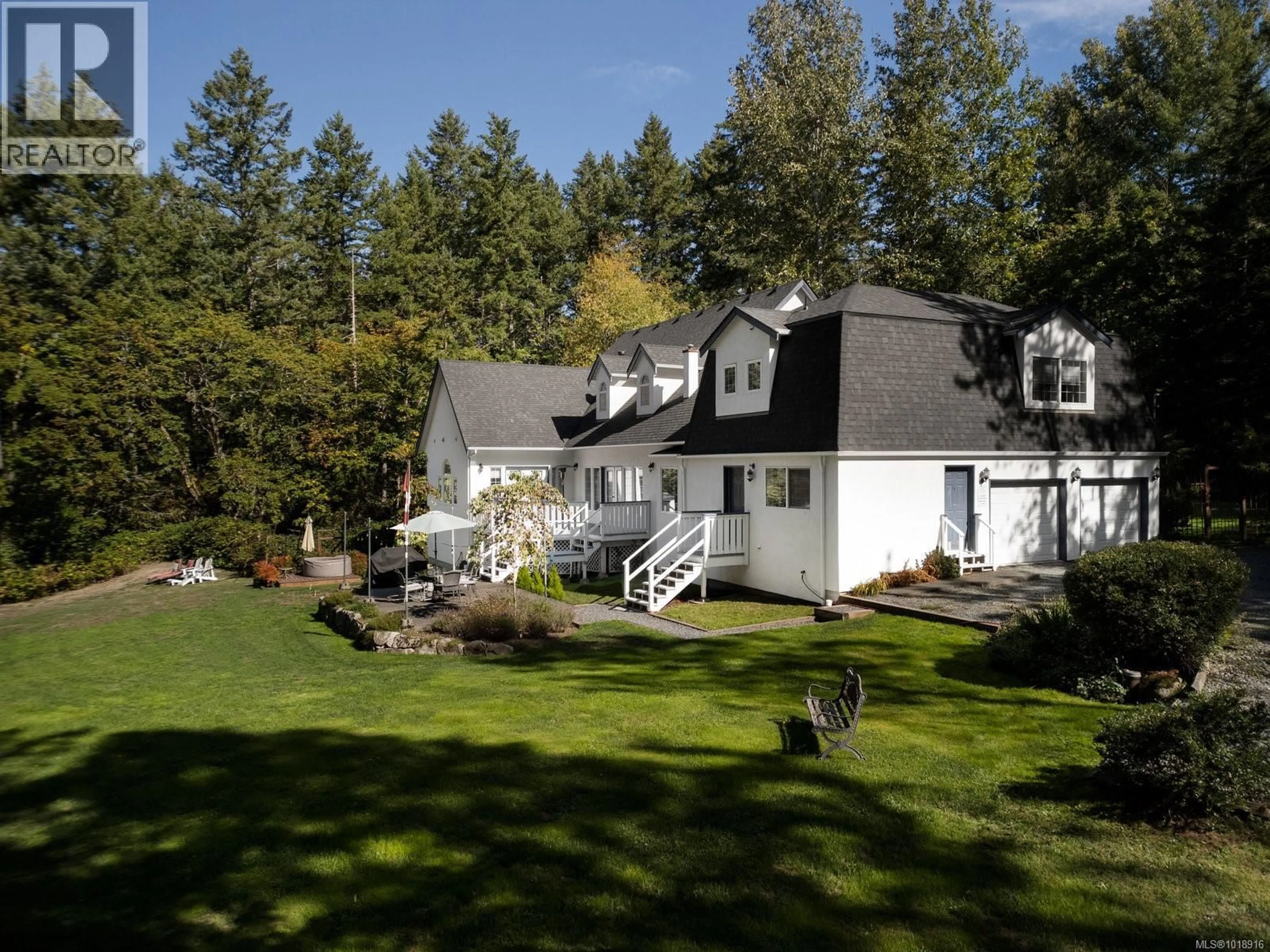 Home with vinyl exterior material, unknown for 560 SALMON ROAD, North Saanich British Columbia V8M1S5