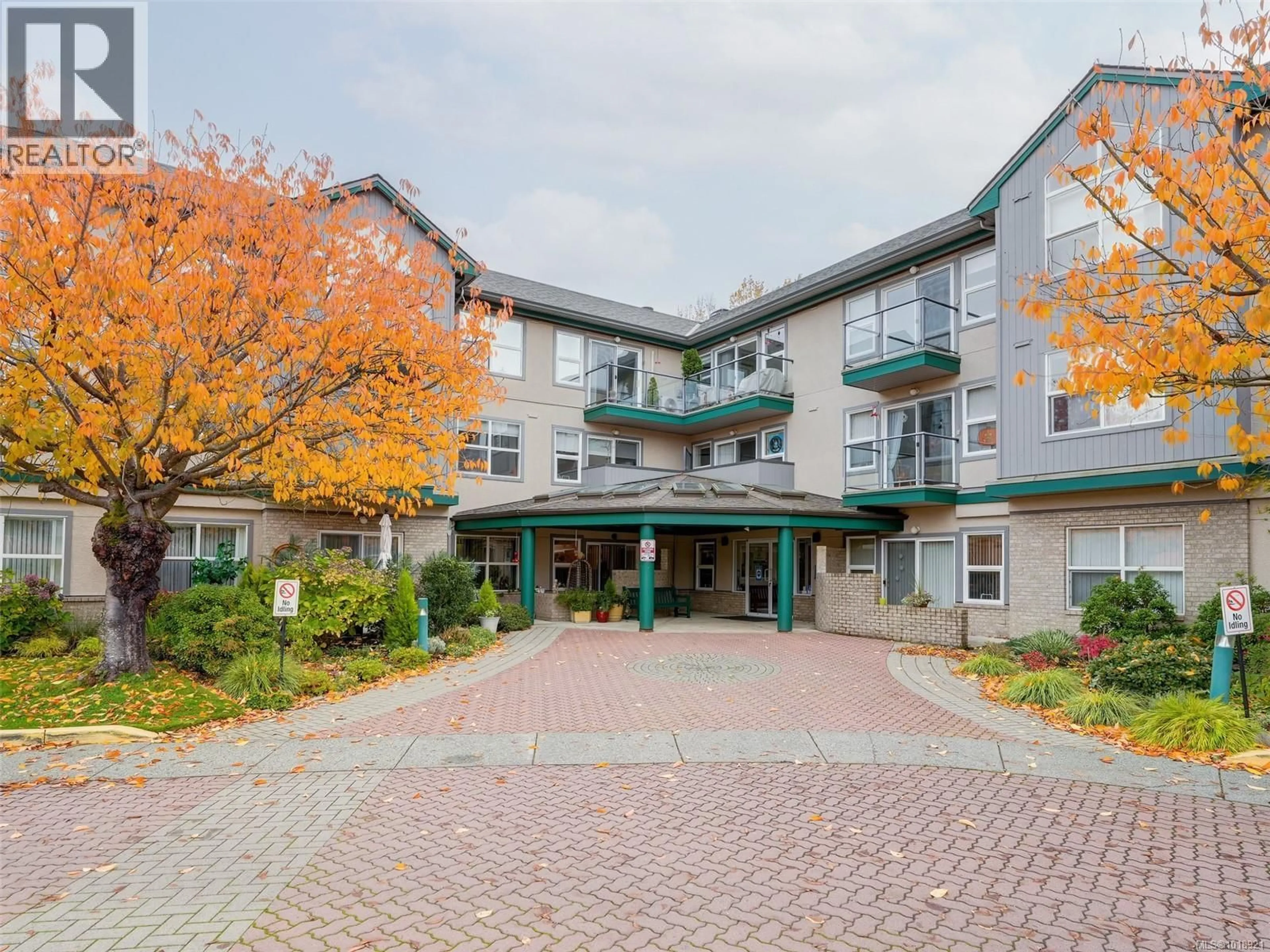 Unknown for 114 - 1485 GARNET ROAD, Saanich British Columbia V8P5T5