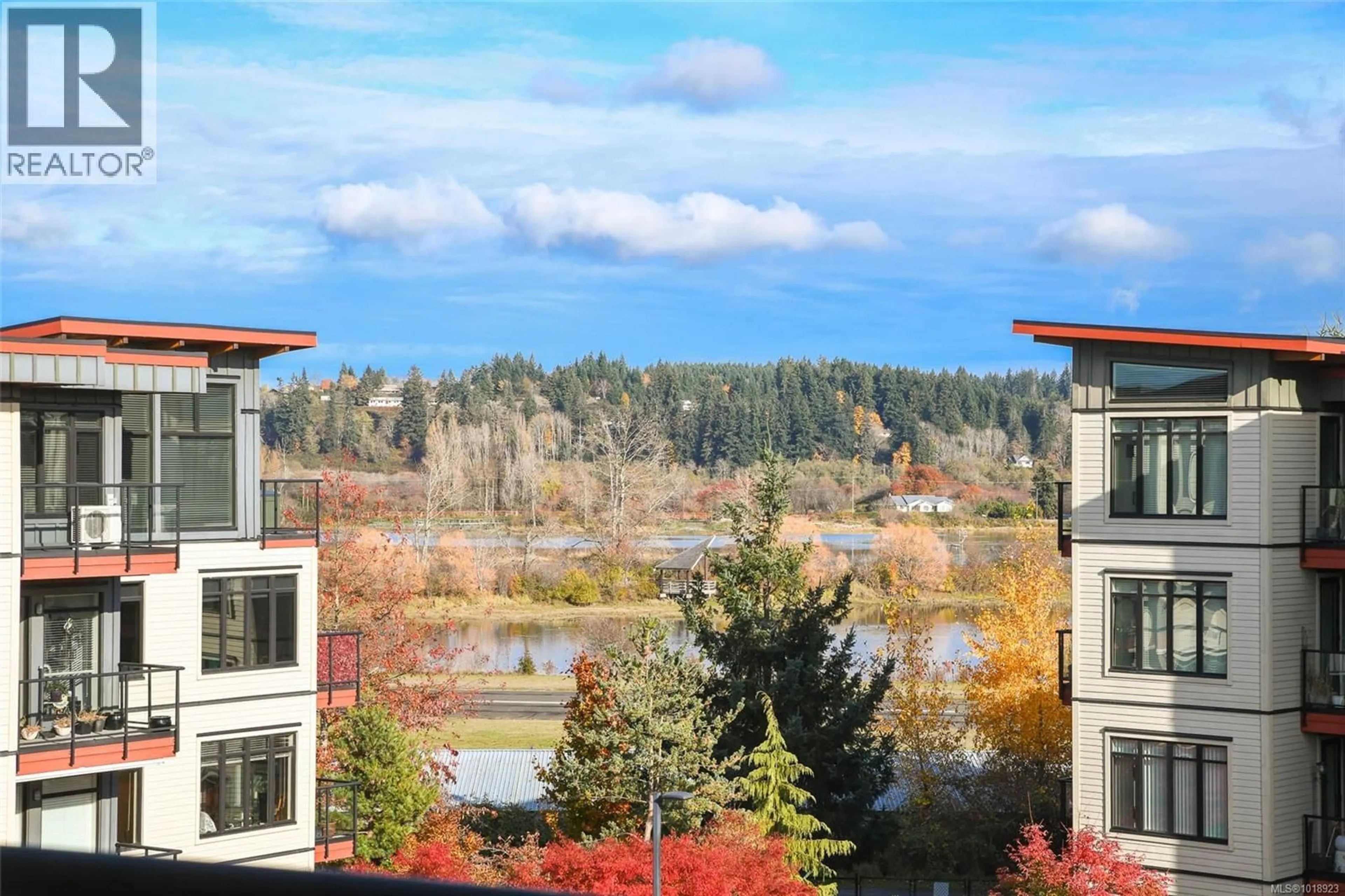 Patio, water/lake/river/ocean view for 146 - 2300 MANSFIELD DRIVE, Courtenay British Columbia V9N3S3