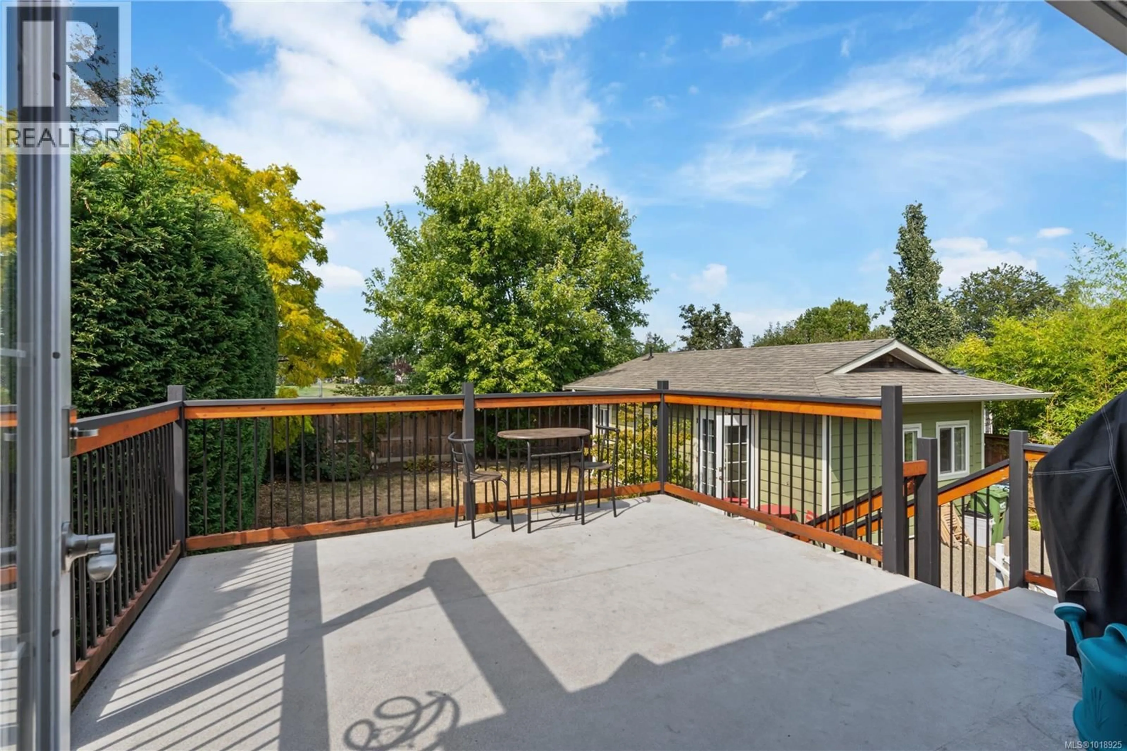 A pic from outside/outdoor area/front of a property/back of a property/a pic from drone, unknown for 1468 STROUD ROAD, Victoria British Columbia V8T2K9
