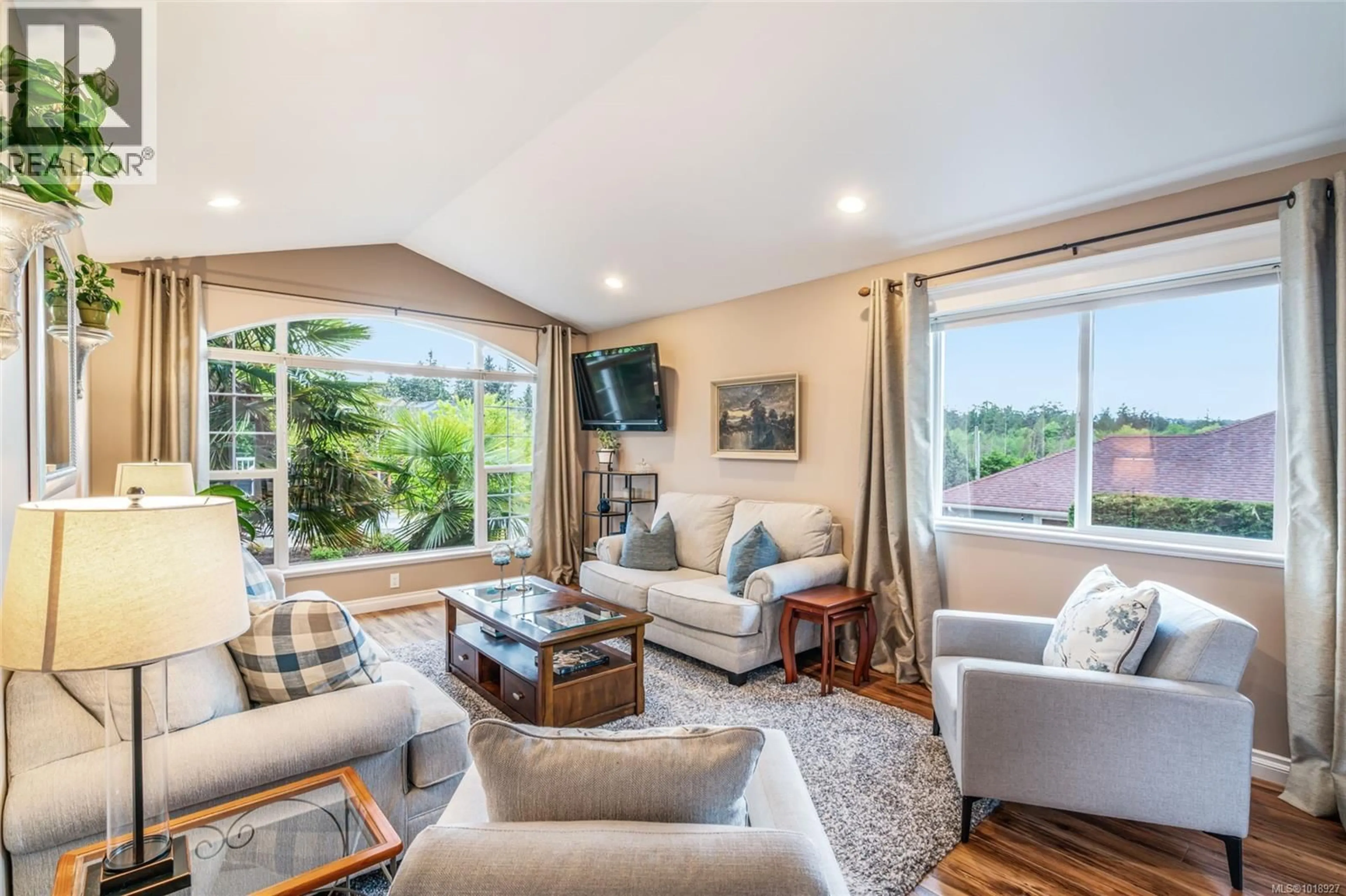 Living room with furniture, unknown for 1623 STONE LAKE DRIVE, Nanoose Bay British Columbia V9P9L1