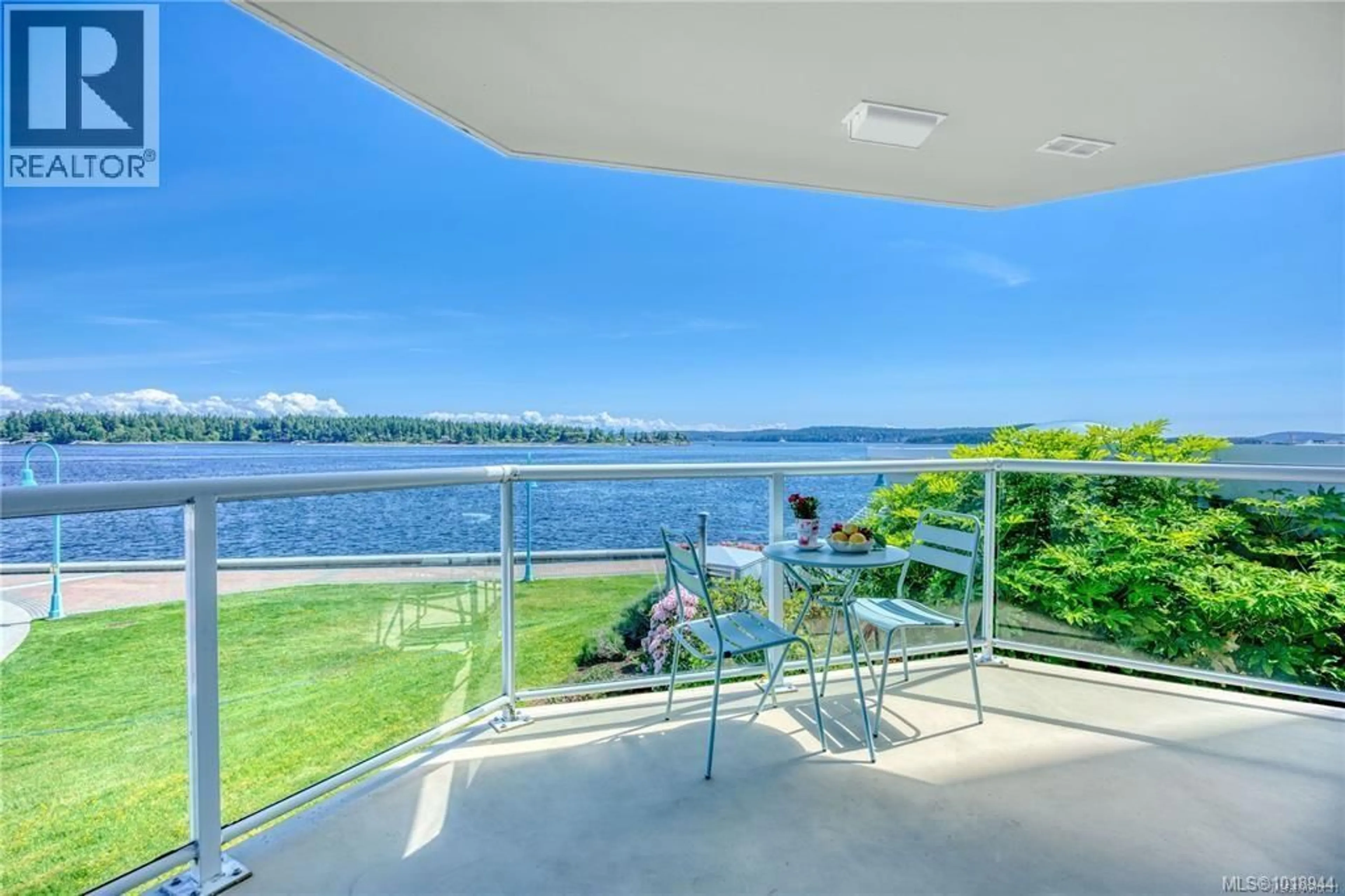 Patio, water/lake/river/ocean view for 208 - 150 PROMENADE DRIVE, Nanaimo British Columbia V9R6M6