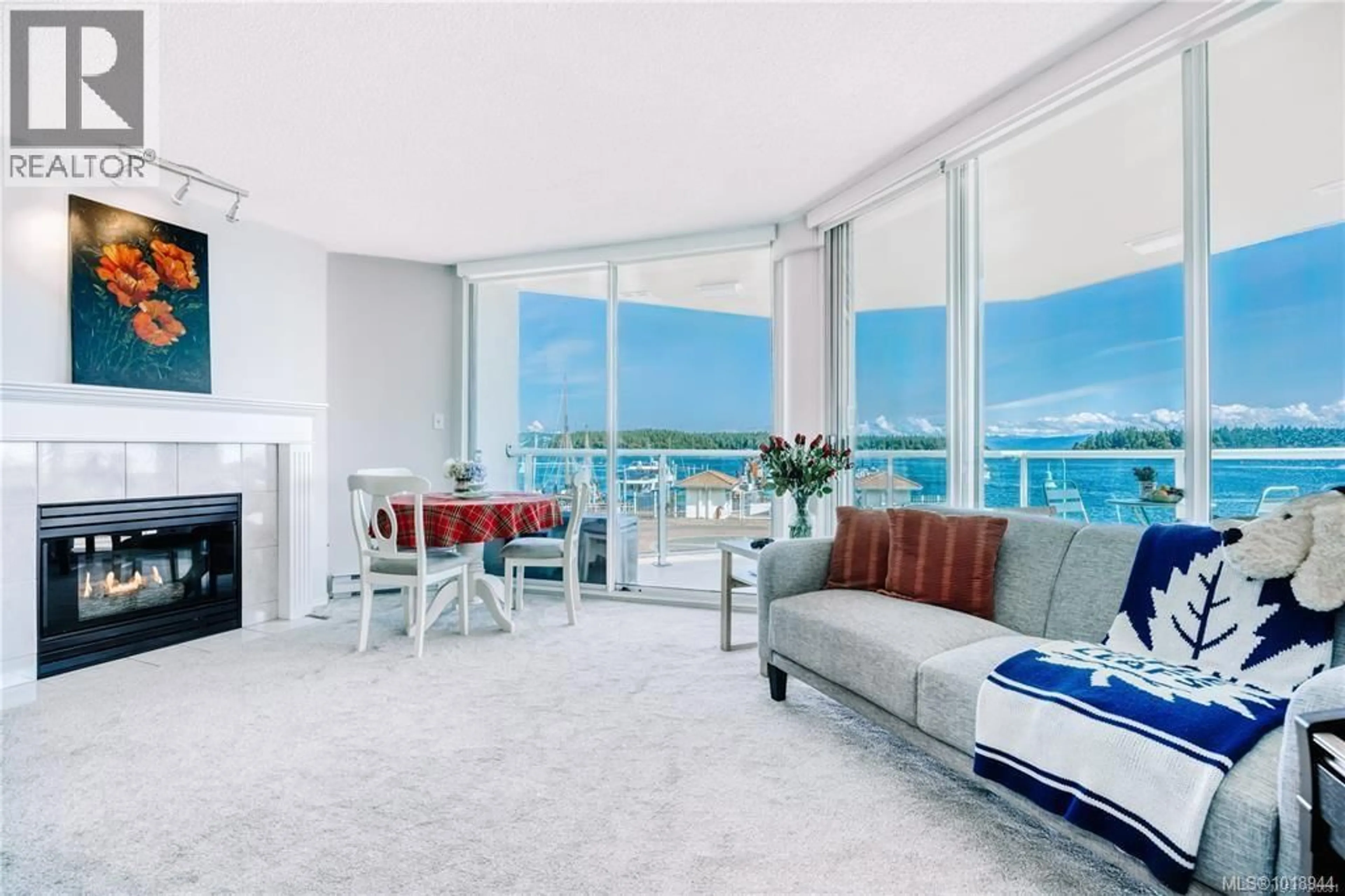 Living room with furniture, unknown for 208 - 150 PROMENADE DRIVE, Nanaimo British Columbia V9R6M6