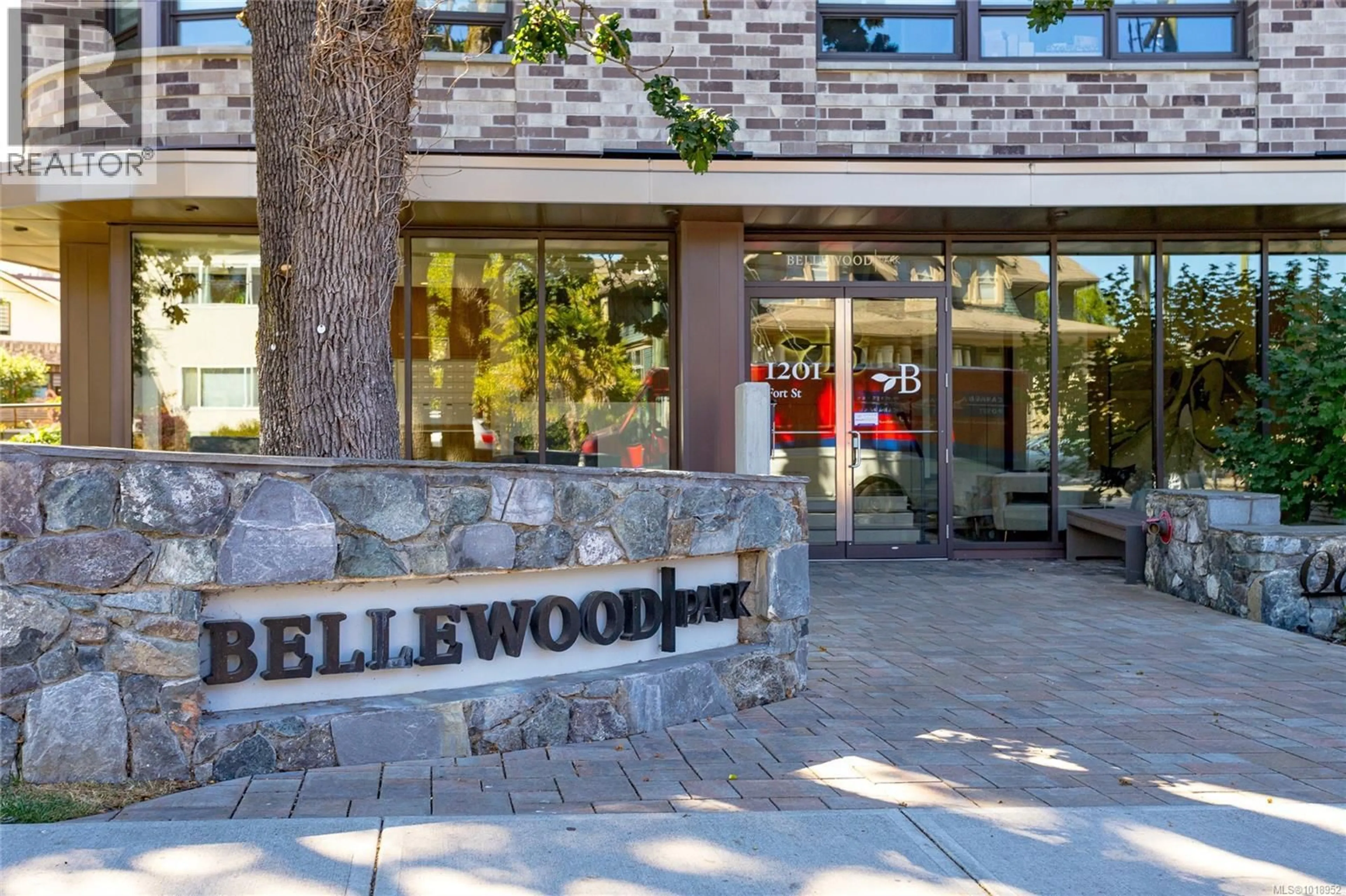 Lobby for 203 - 1201 FORT STREET, Victoria British Columbia V8V3L1