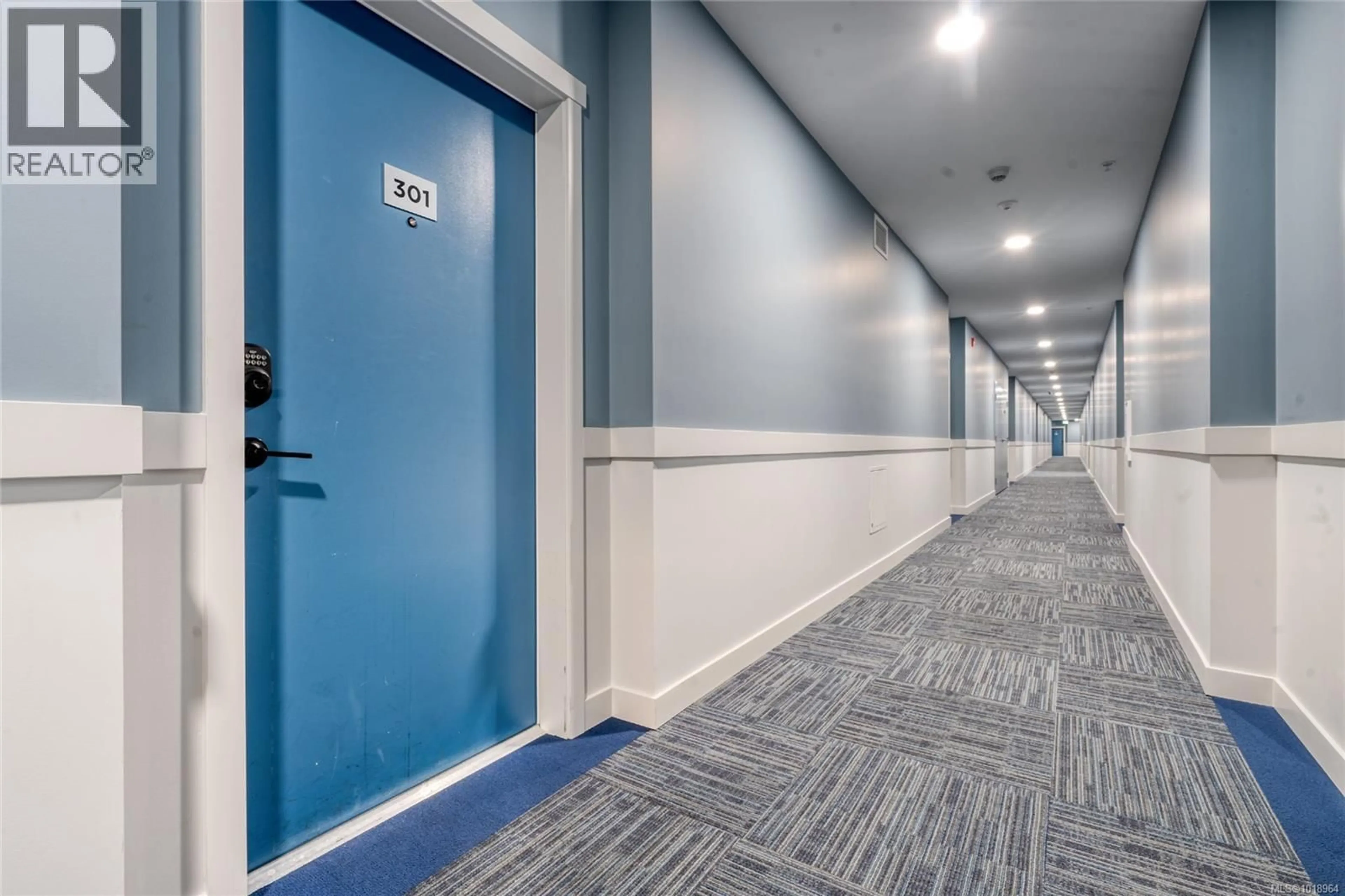 Indoor foyer for 301 - 2469 GATEWAY ROAD, Langford British Columbia V9B6R7