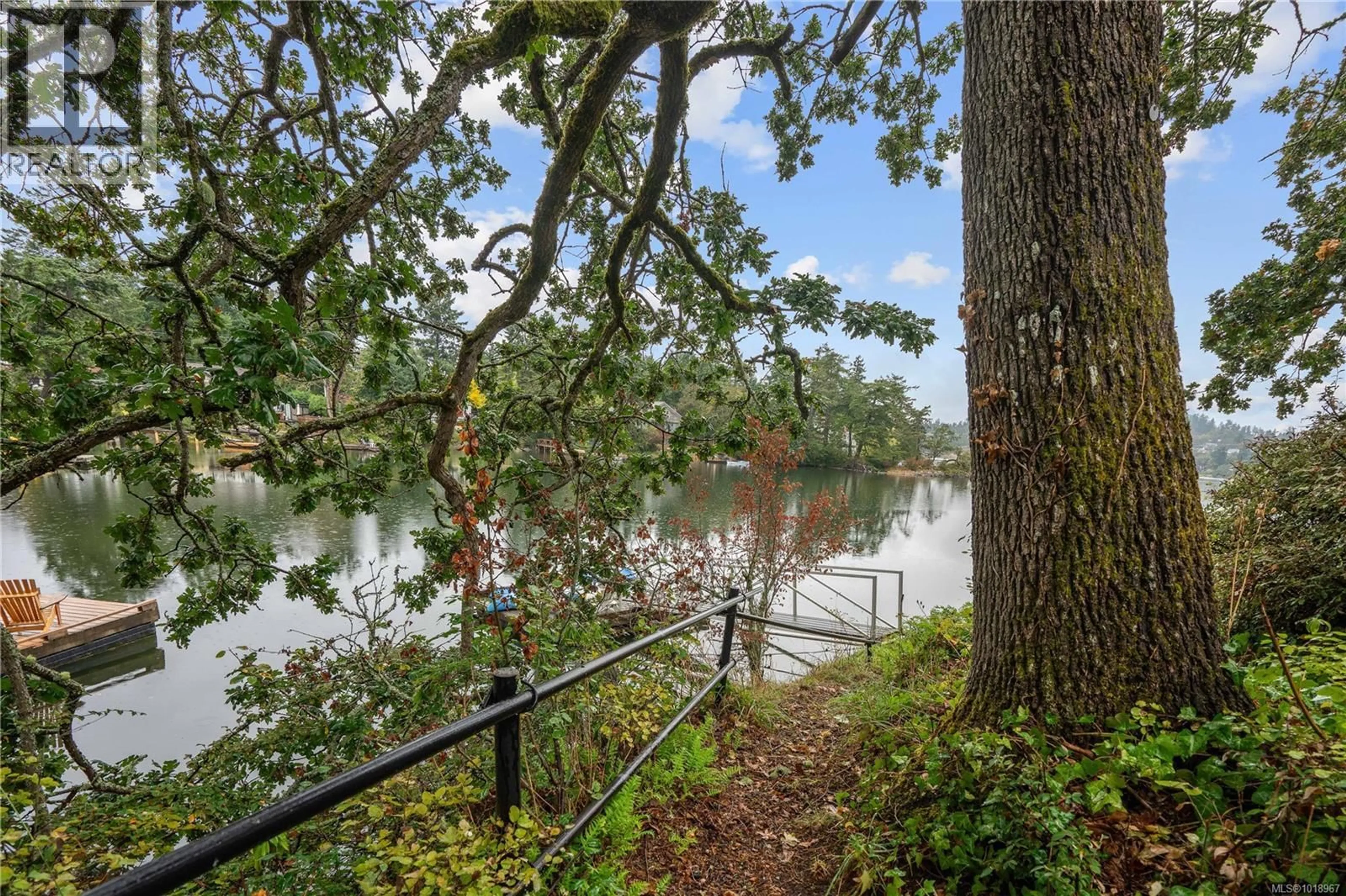 Patio, water/lake/river/ocean view for 2868 GLENWOOD AVENUE, Saanich British Columbia V9A2A2