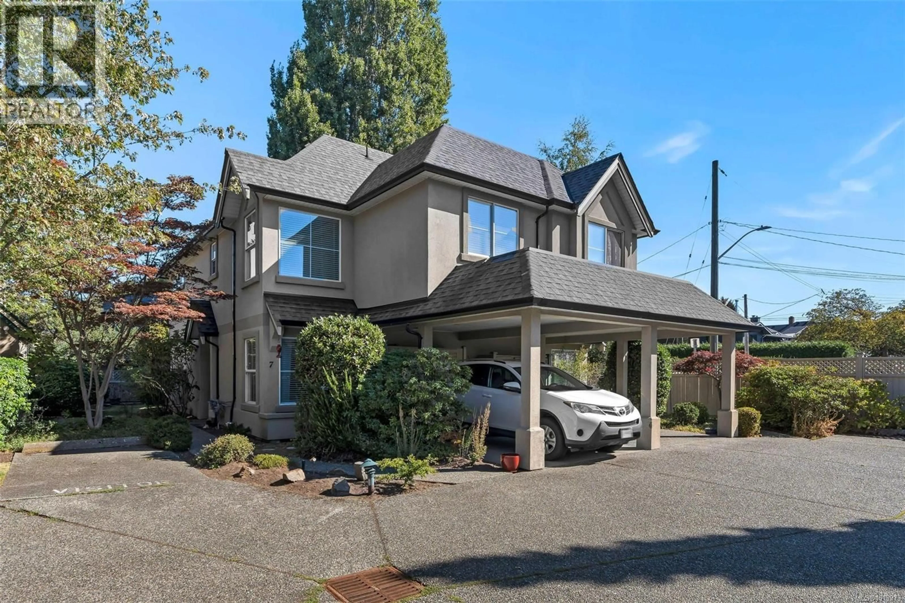 Unknown for 8 - 2633 SHELBOURNE STREET, Victoria British Columbia V8R4M1