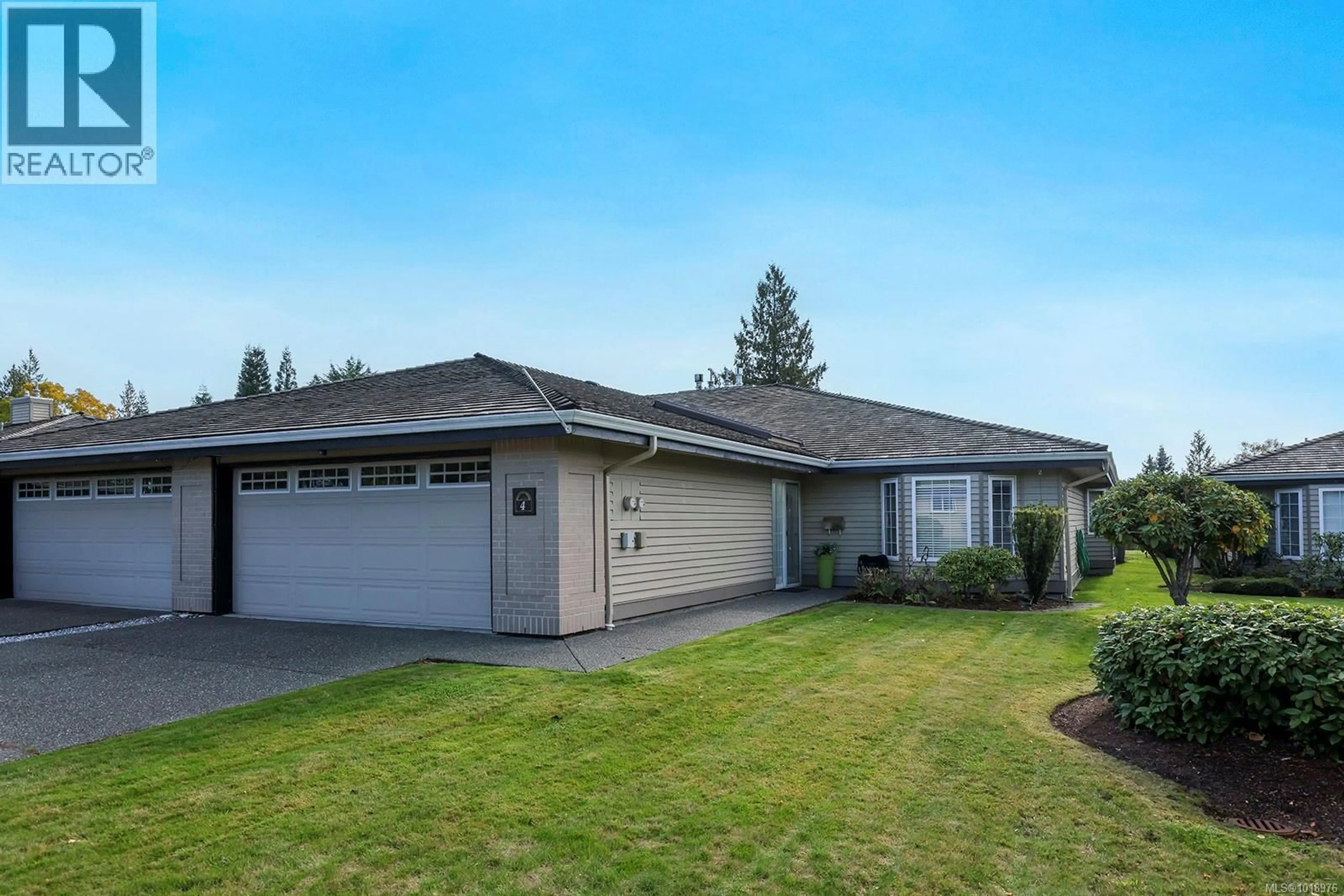 Home with vinyl exterior material, street for 4 - 3100 KENSINGTON CRESCENT, Courtenay British Columbia V9N8Z9