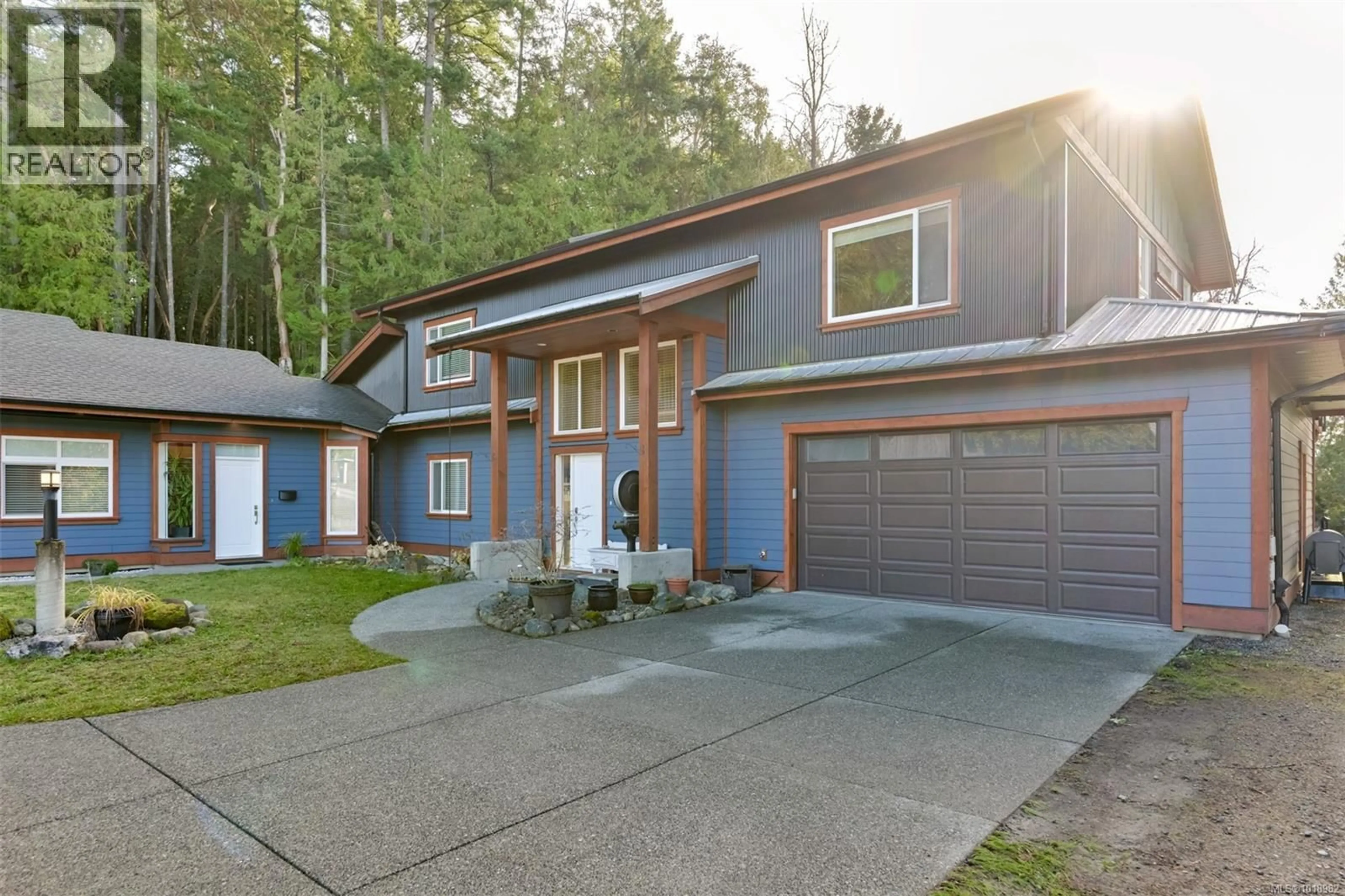 Home with vinyl exterior material, street for 1352 BALL ROAD, Cobble Hill British Columbia V8H0H8