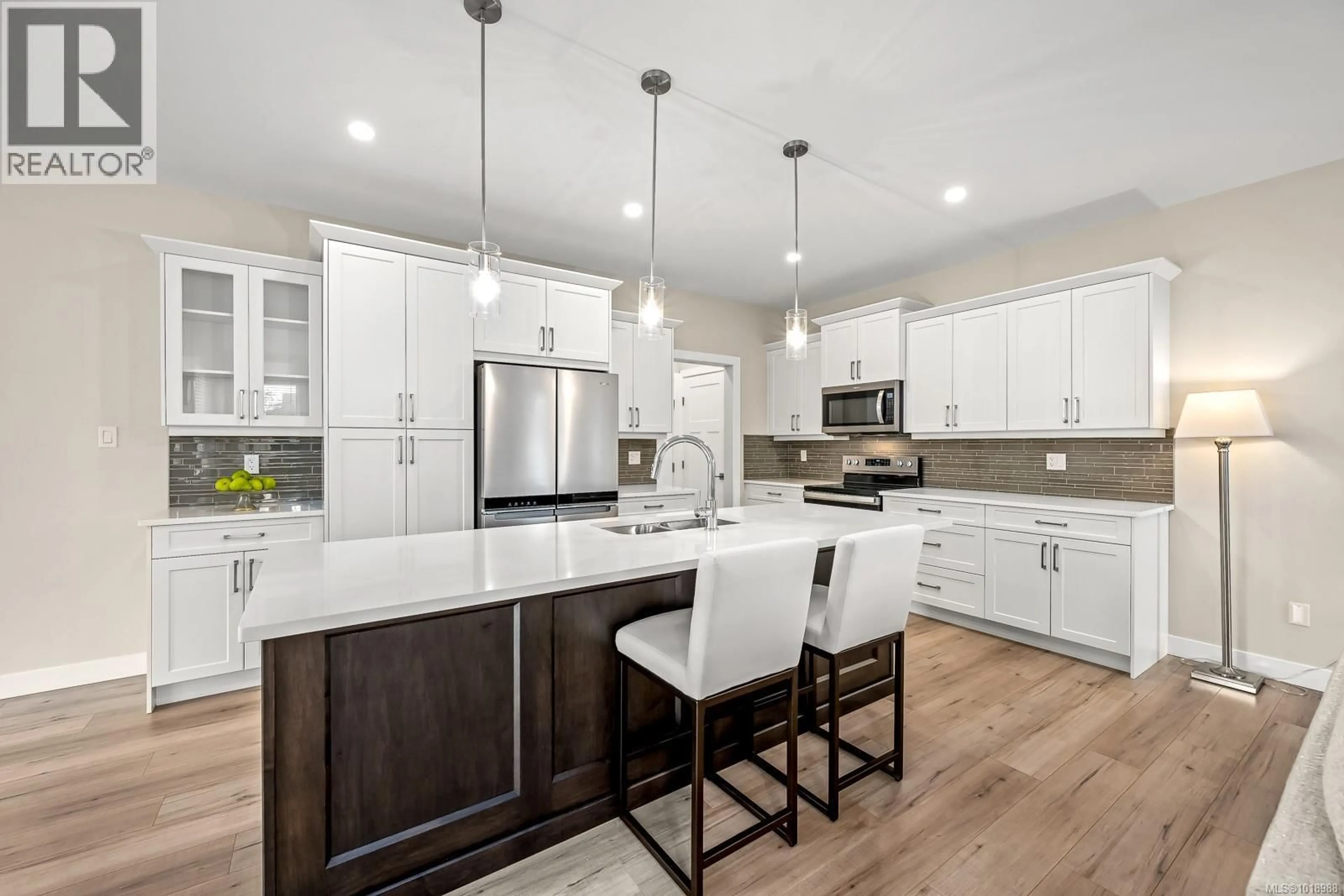 Open concept kitchen, unknown for 499 TORRENCE ROAD, Comox British Columbia V9M3G7